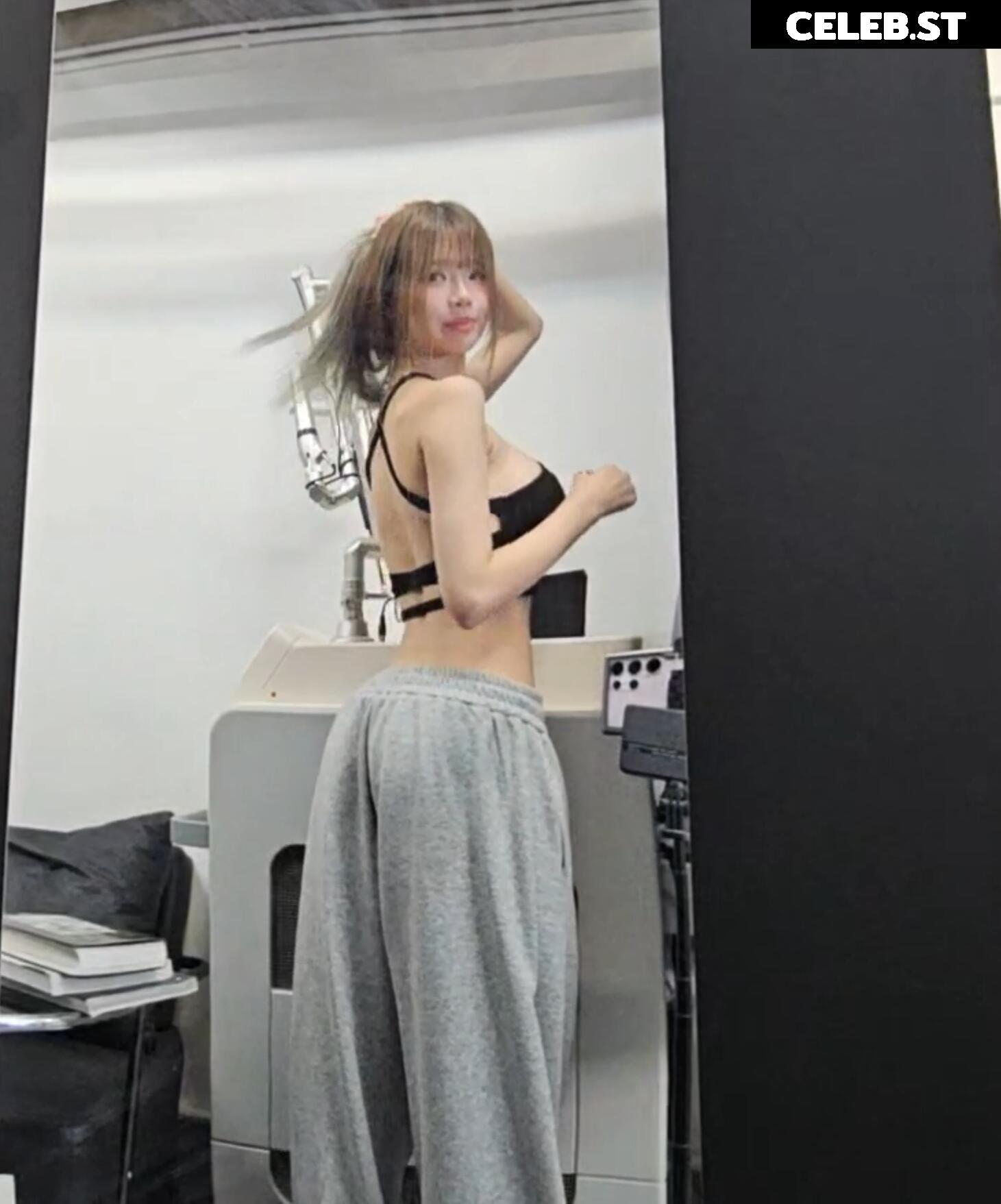 irissiri129 / irisyiyi_ / 艾怡 Image 23829223