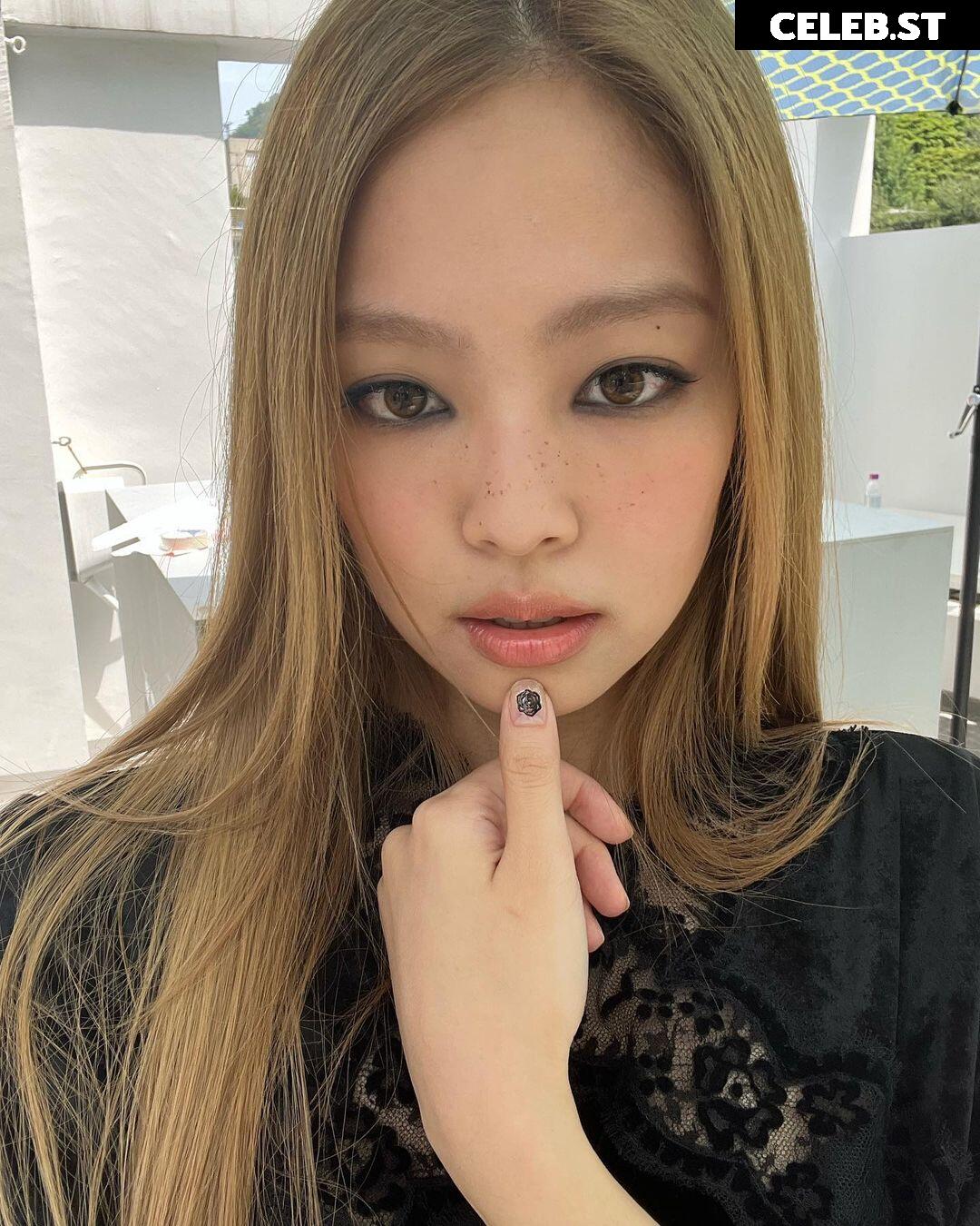 Jennie | BLΛƆKPIИK (Blackpink) Image 23835544