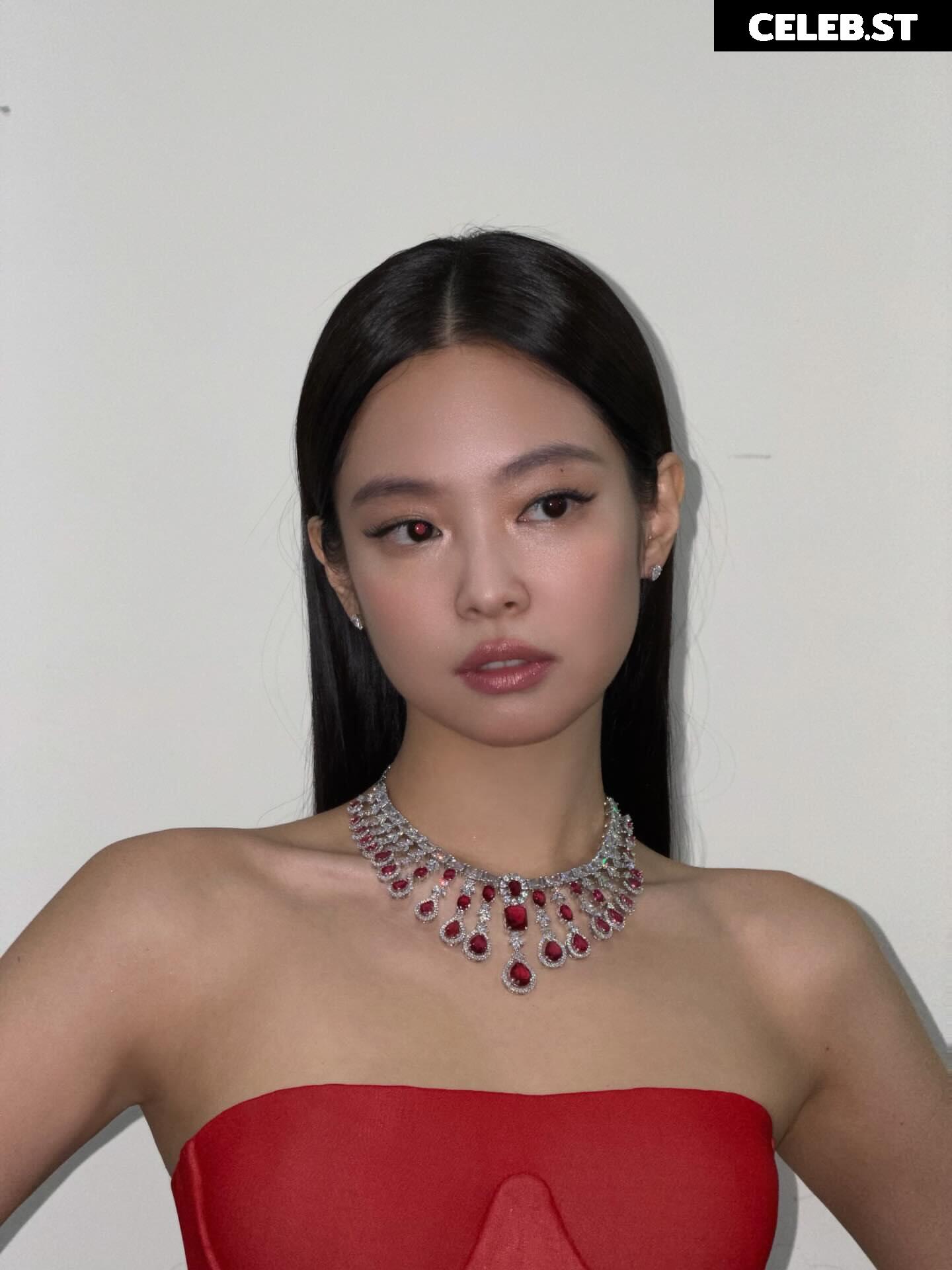 Jennie | BLΛƆKPIИK (Blackpink) Image 23837160