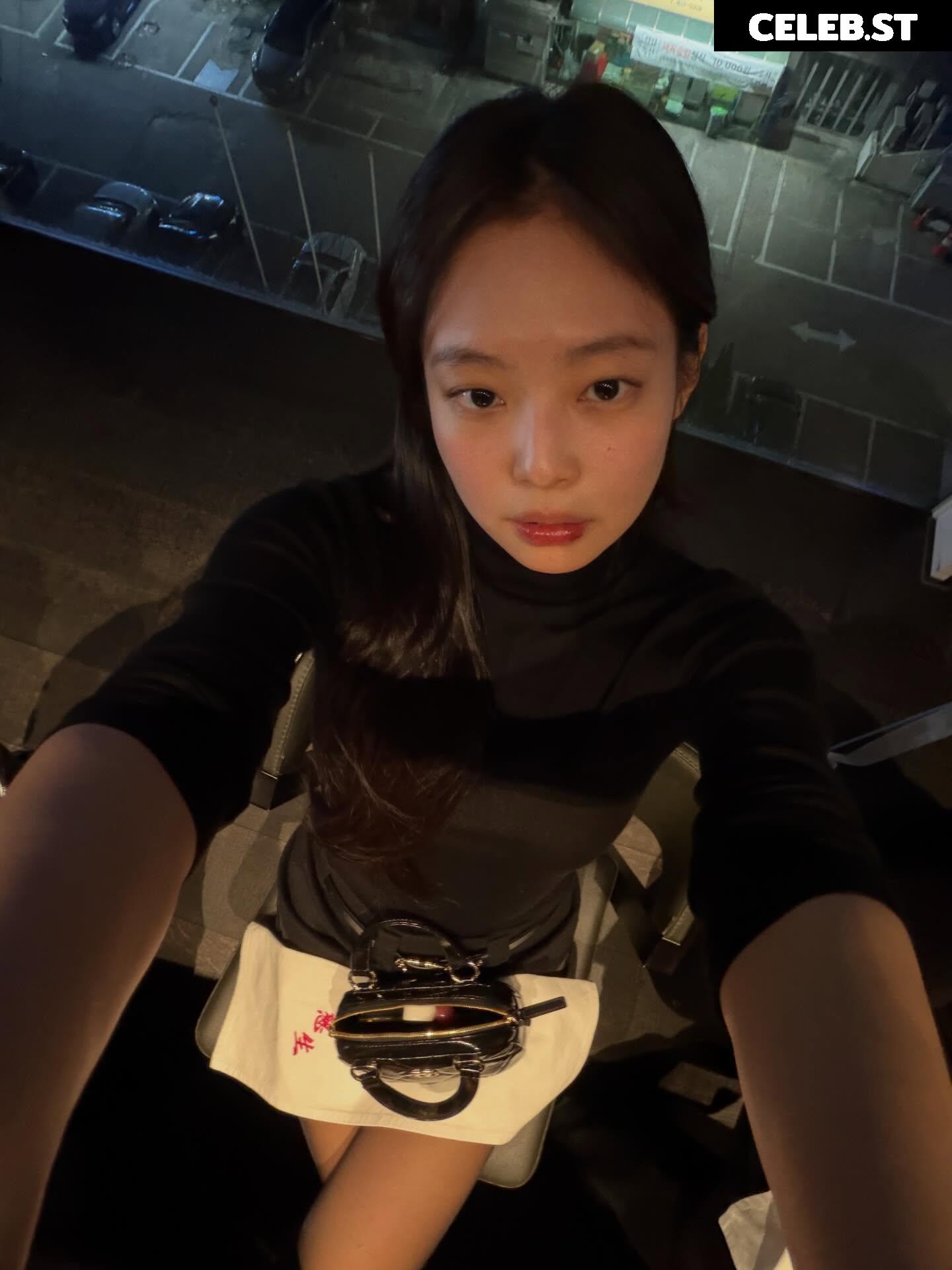 Jennie | BLΛƆKPIИK (Blackpink) Image 23837029