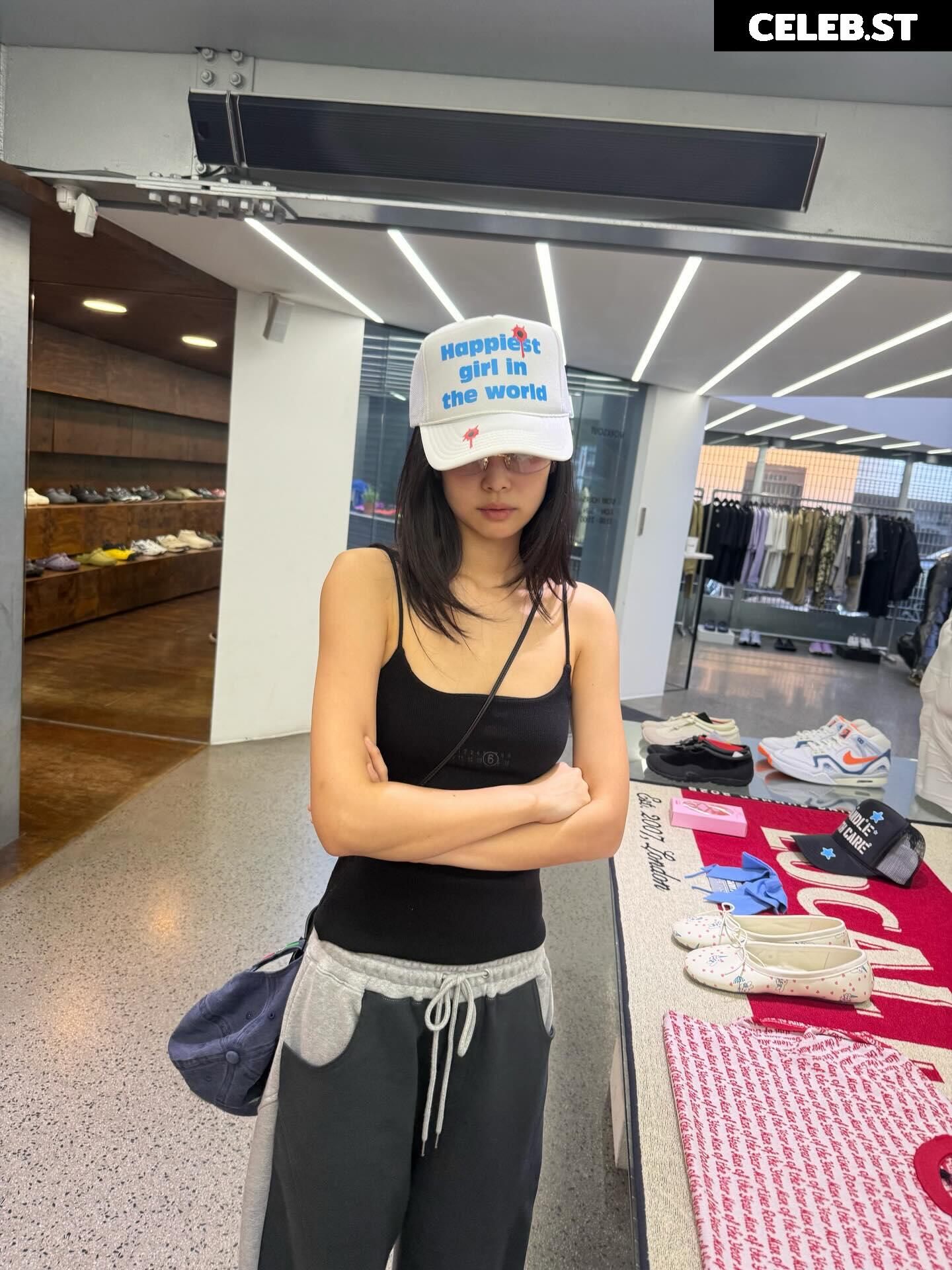 Jennie | BLΛƆKPIИK (Blackpink) Image 23837014