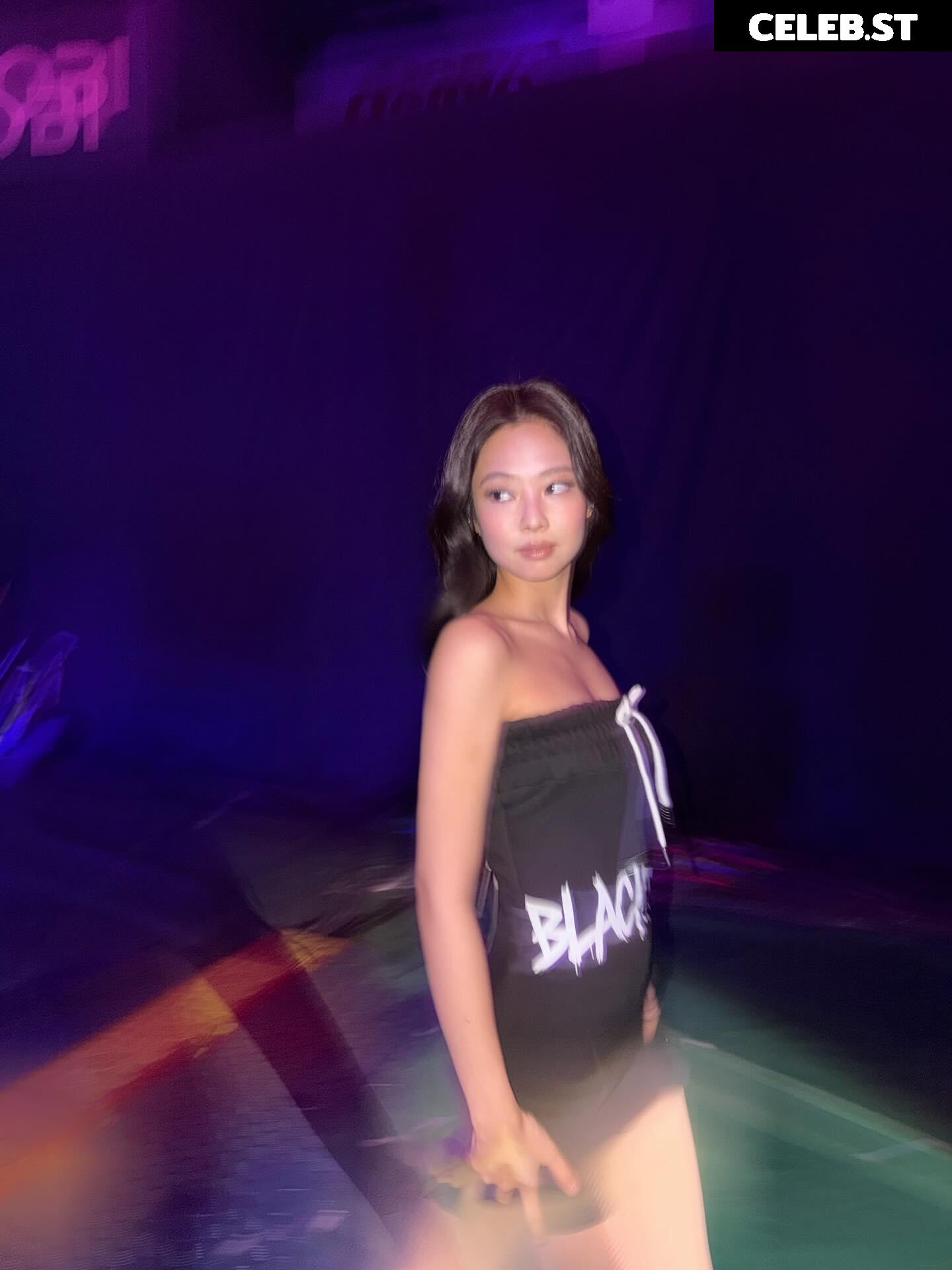 Jennie | BLΛƆKPIИK (Blackpink) Image 23837371