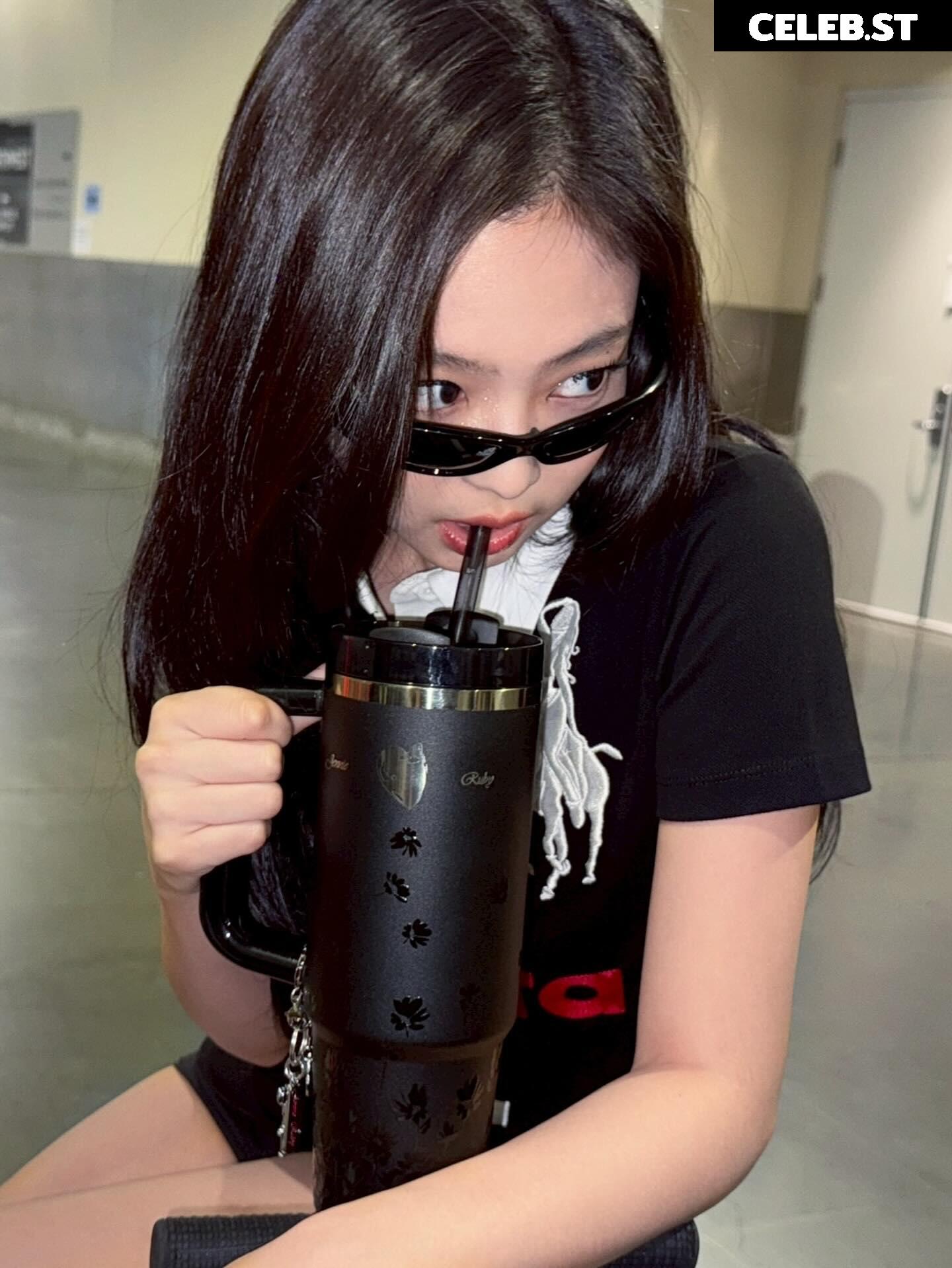 Jennie | BLΛƆKPIИK (Blackpink) Image 23836539