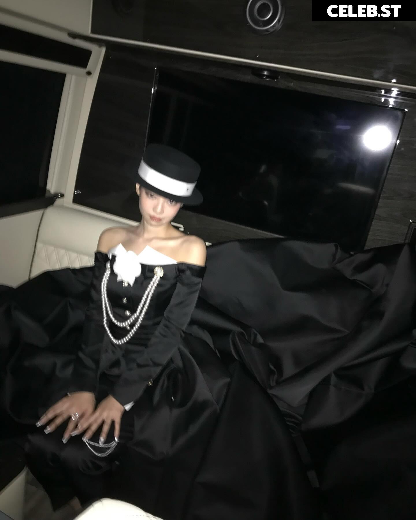 Jennie | BLΛƆKPIИK (Blackpink) Image 23836212