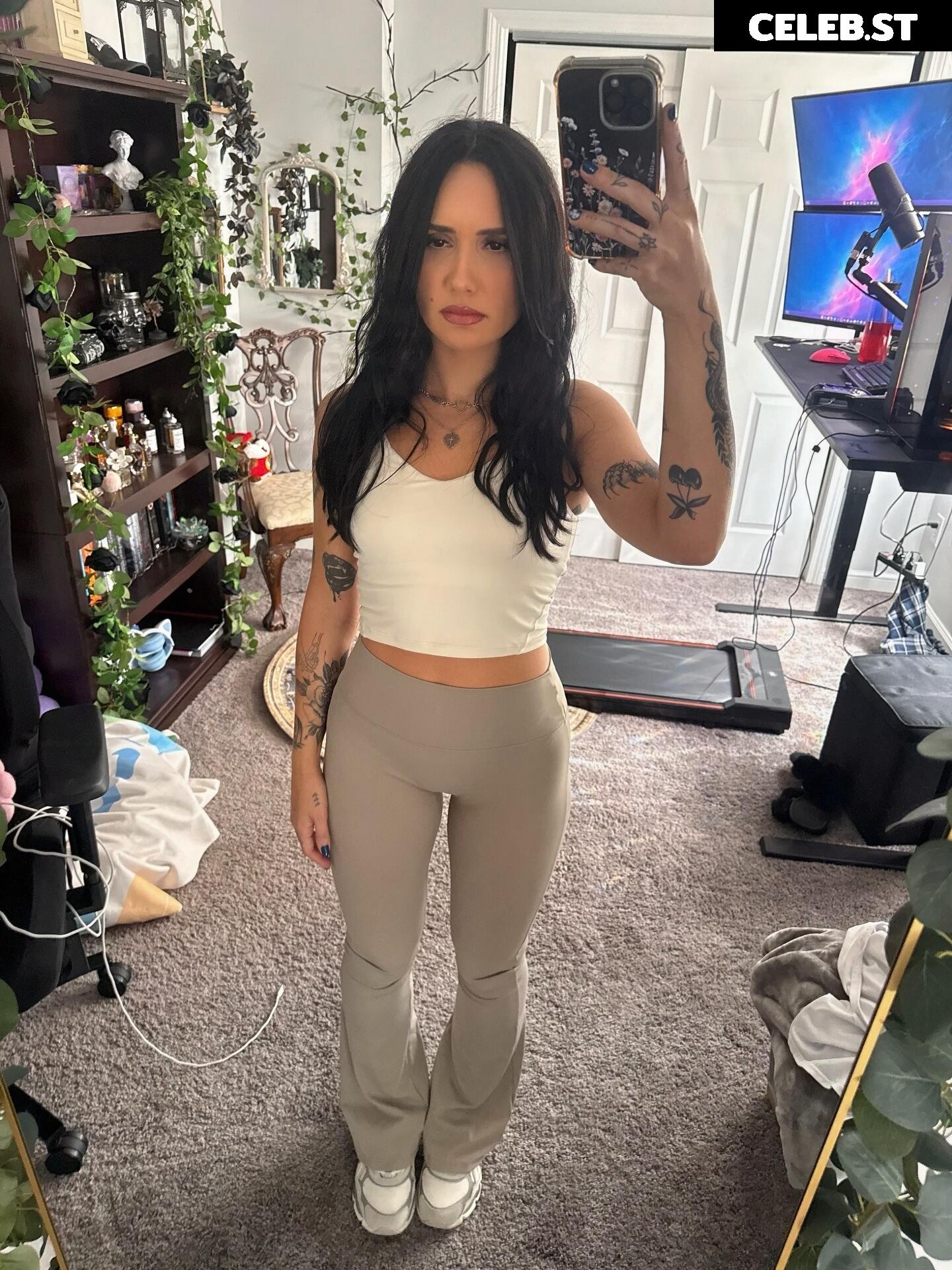 Lyndi Image 23831485