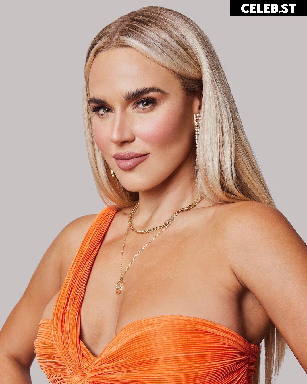WWE Lana / CJ Perry Image 23839778