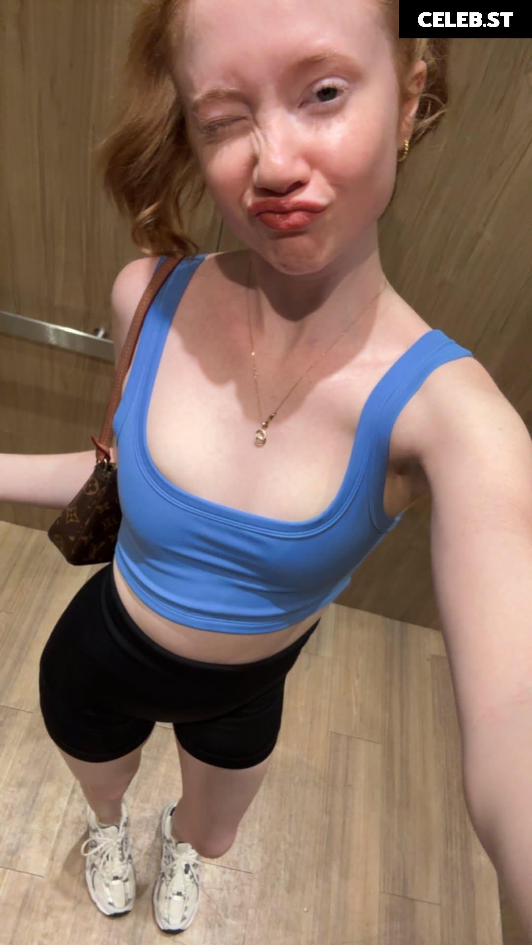 Makenna Kelly / Lifewithmak Image 23805594