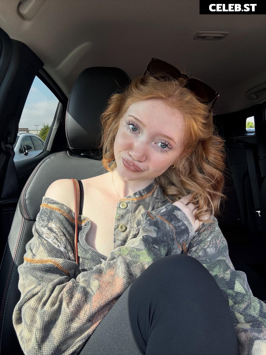 Makenna Kelly / Lifewithmak Image 23805599