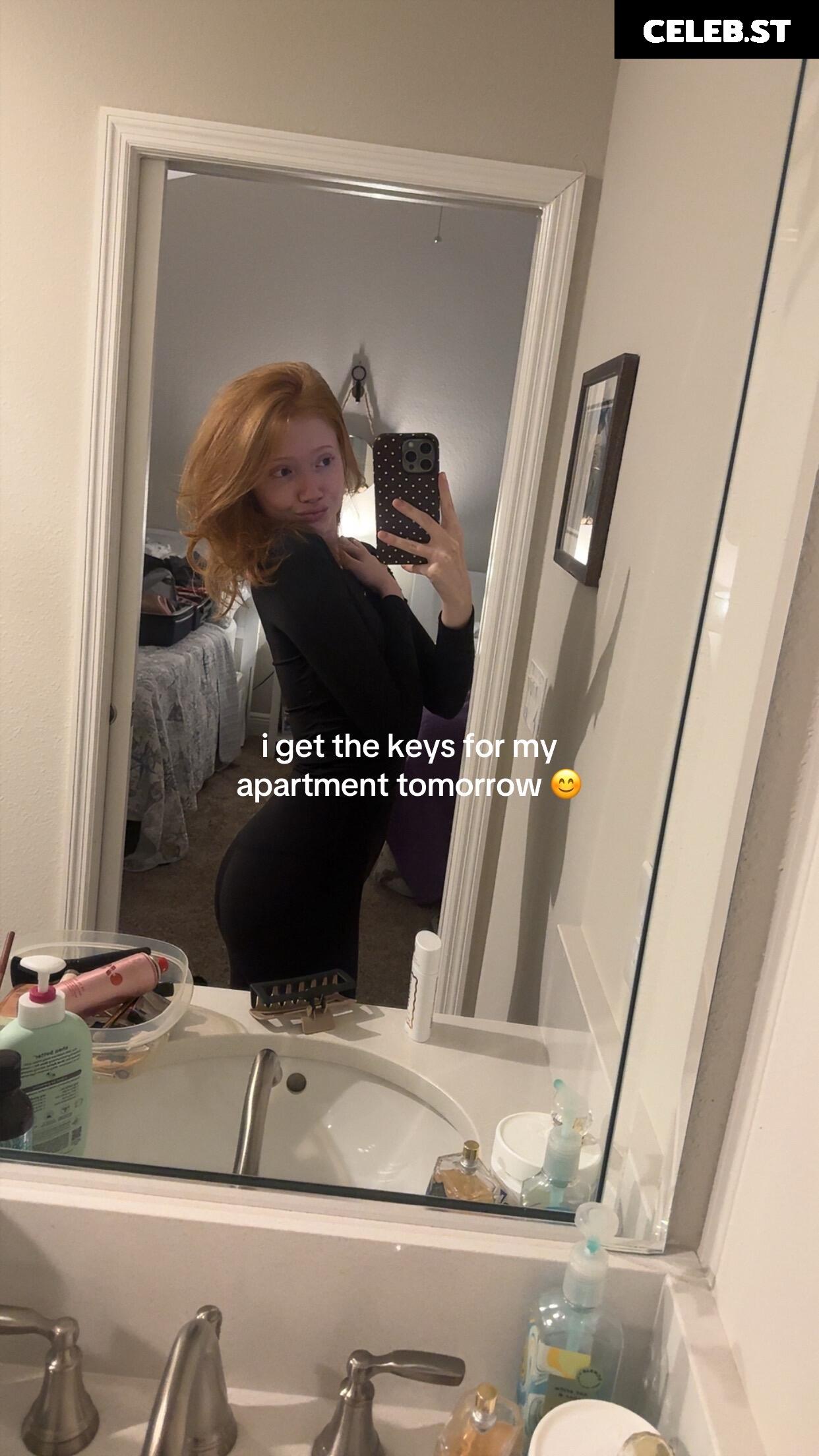 Makenna Kelly / Lifewithmak Image 23805522