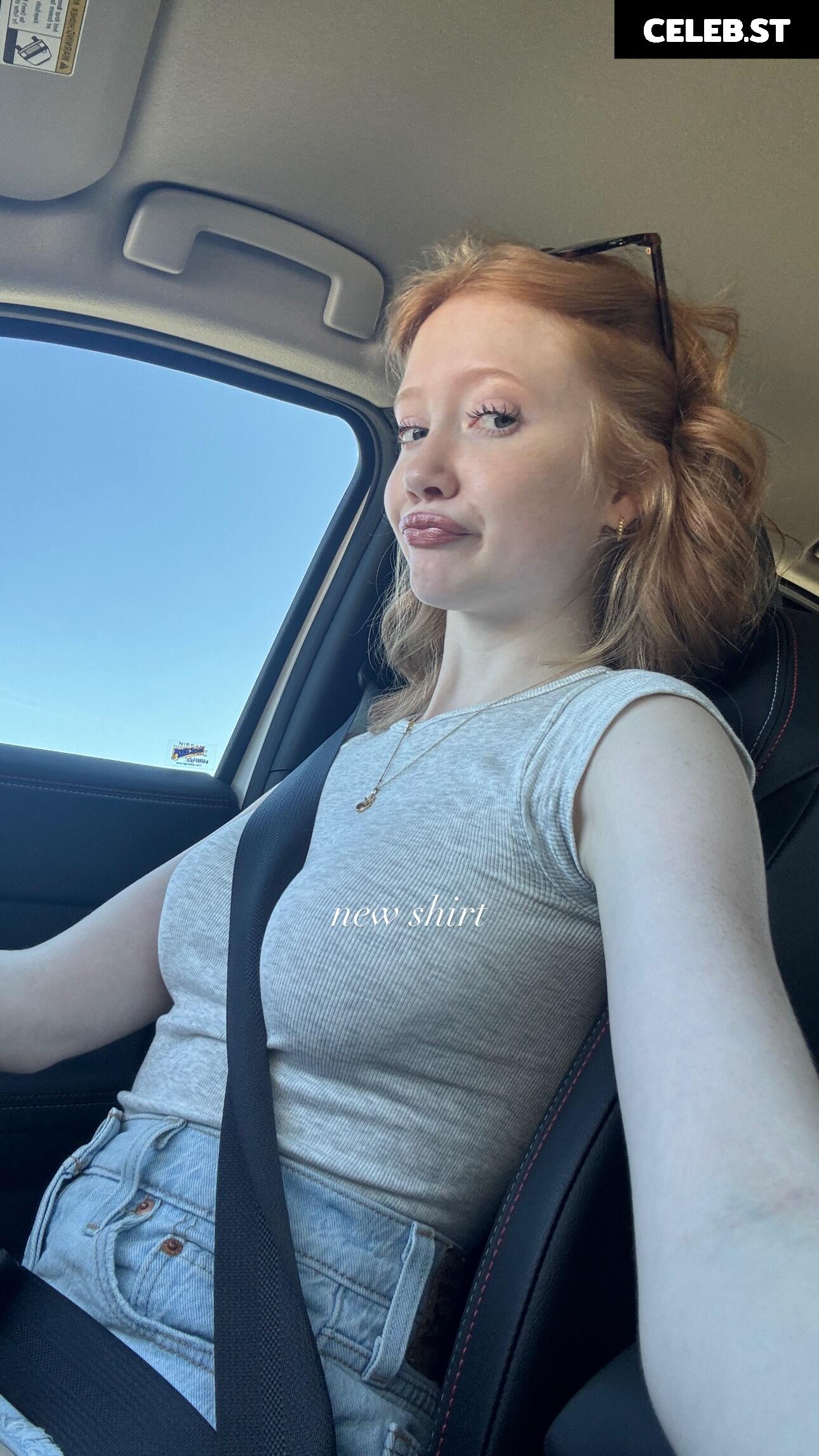 Makenna Kelly / Lifewithmak Image 23805527