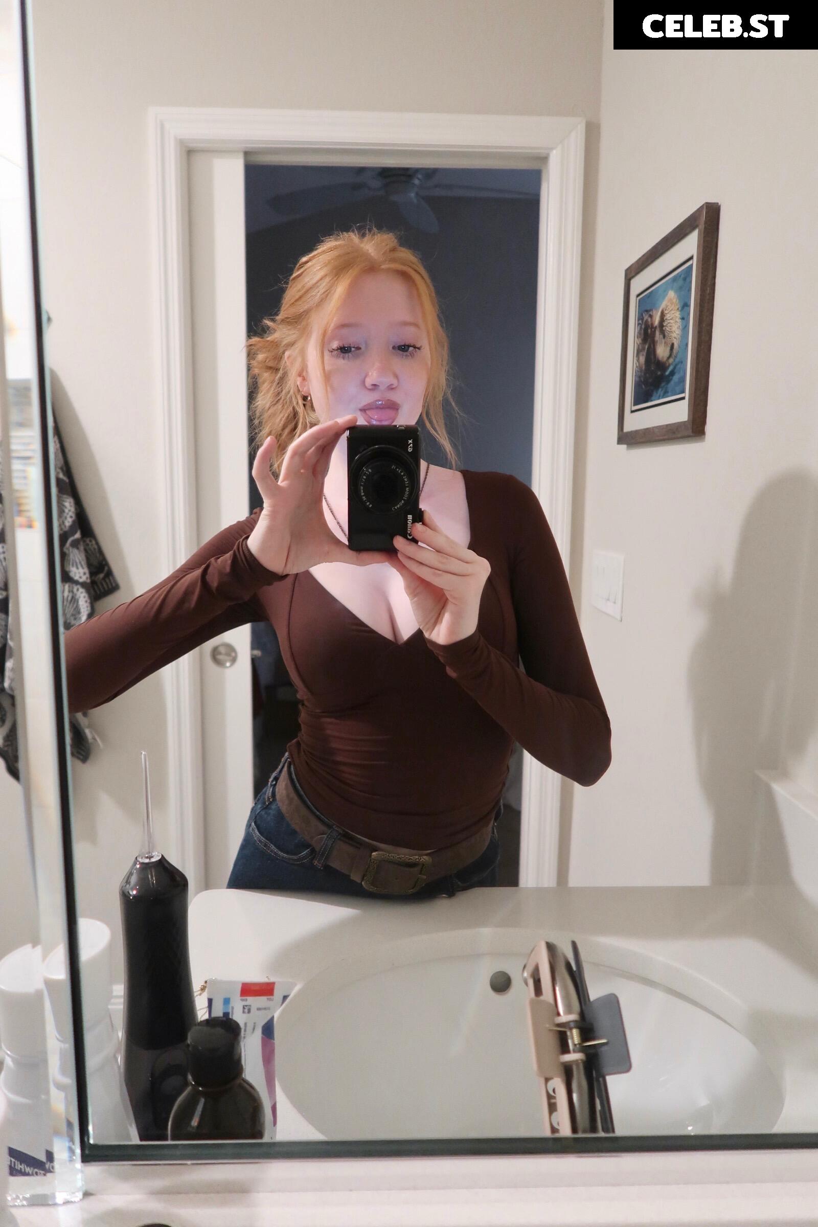 Makenna Kelly / Lifewithmak Image 23805503