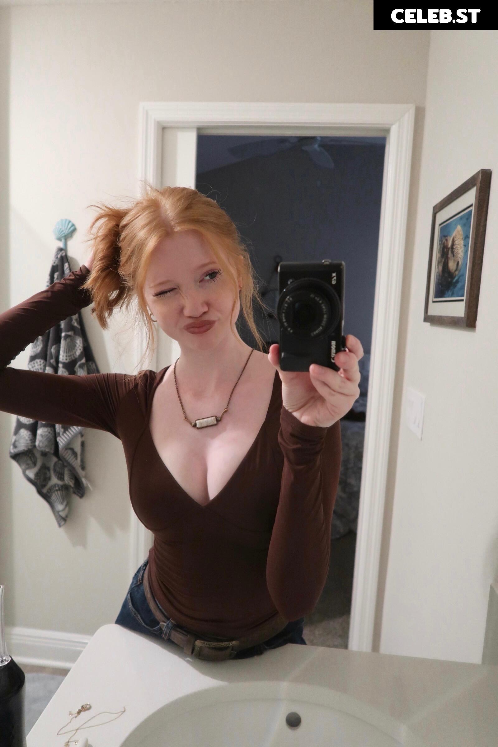 Makenna Kelly / Lifewithmak Image 23805502