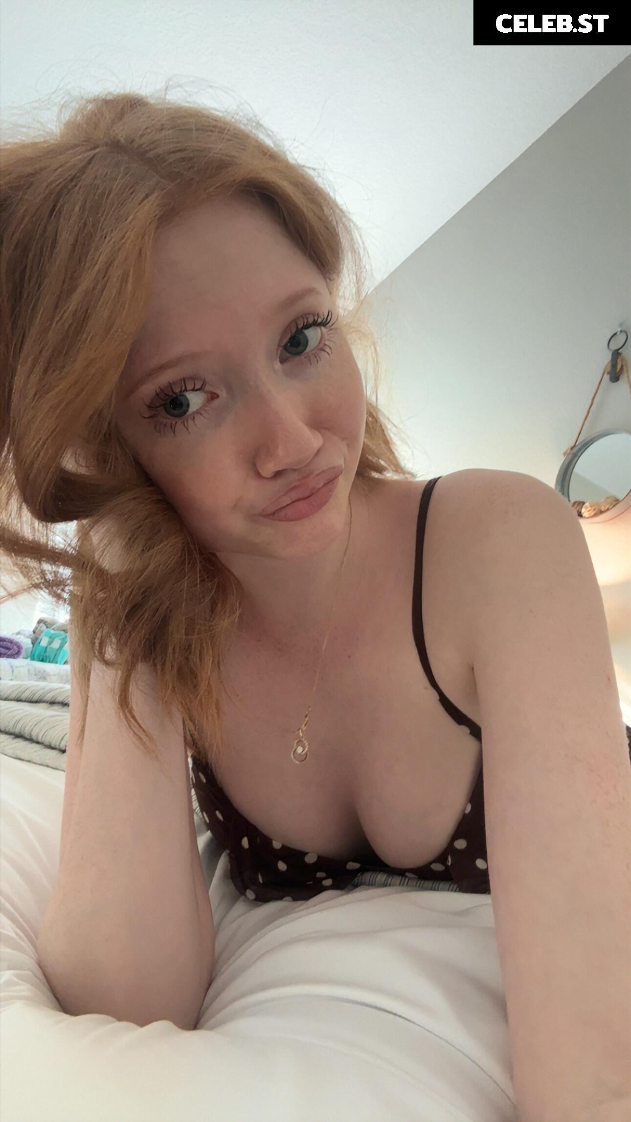 Makenna Kelly / Lifewithmak Image 23805501
