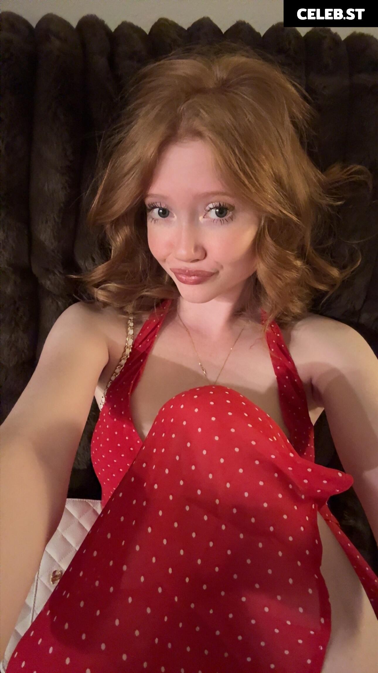 Makenna Kelly / Lifewithmak Image 23805534