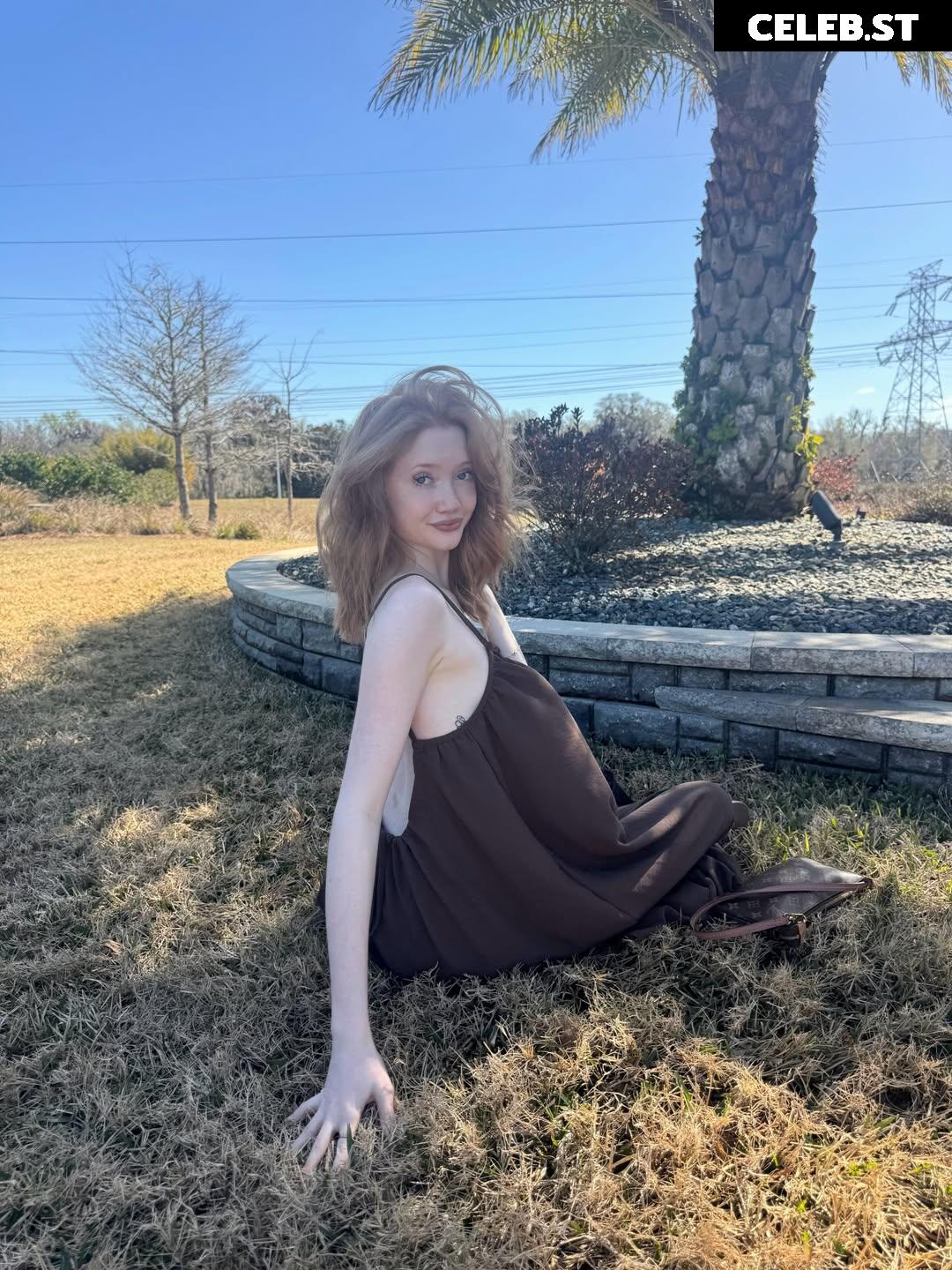 Makenna Kelly / Lifewithmak Image 23805559