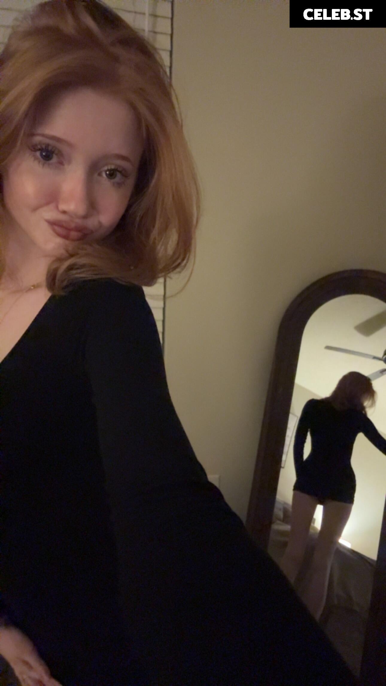 Makenna Kelly / Lifewithmak Image 23805548