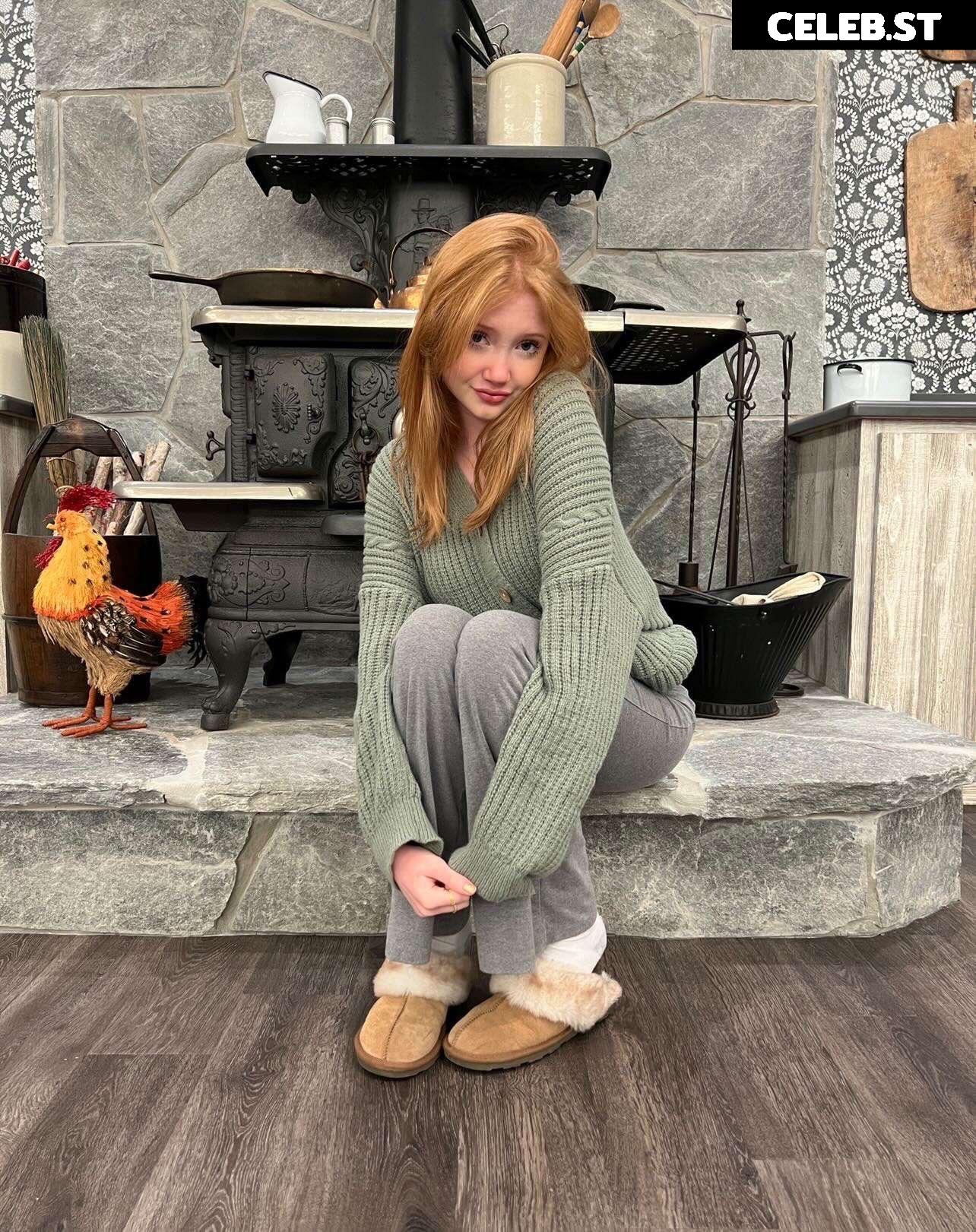 Makenna Kelly / Lifewithmak Image 23805492