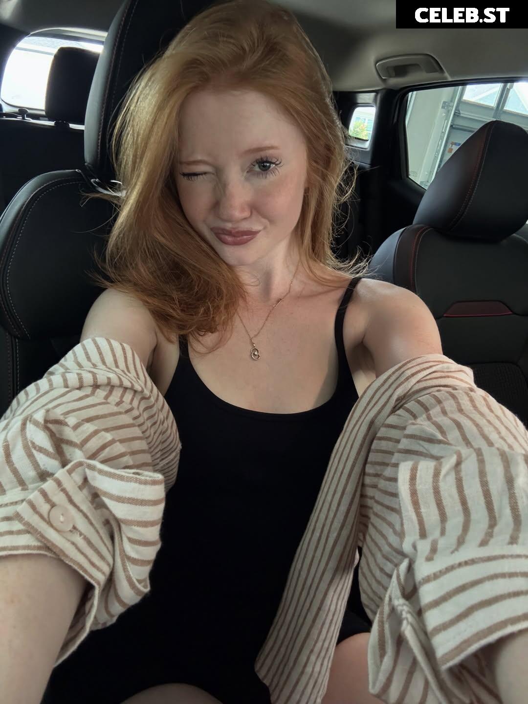 Makenna Kelly / Lifewithmak Image 23805488