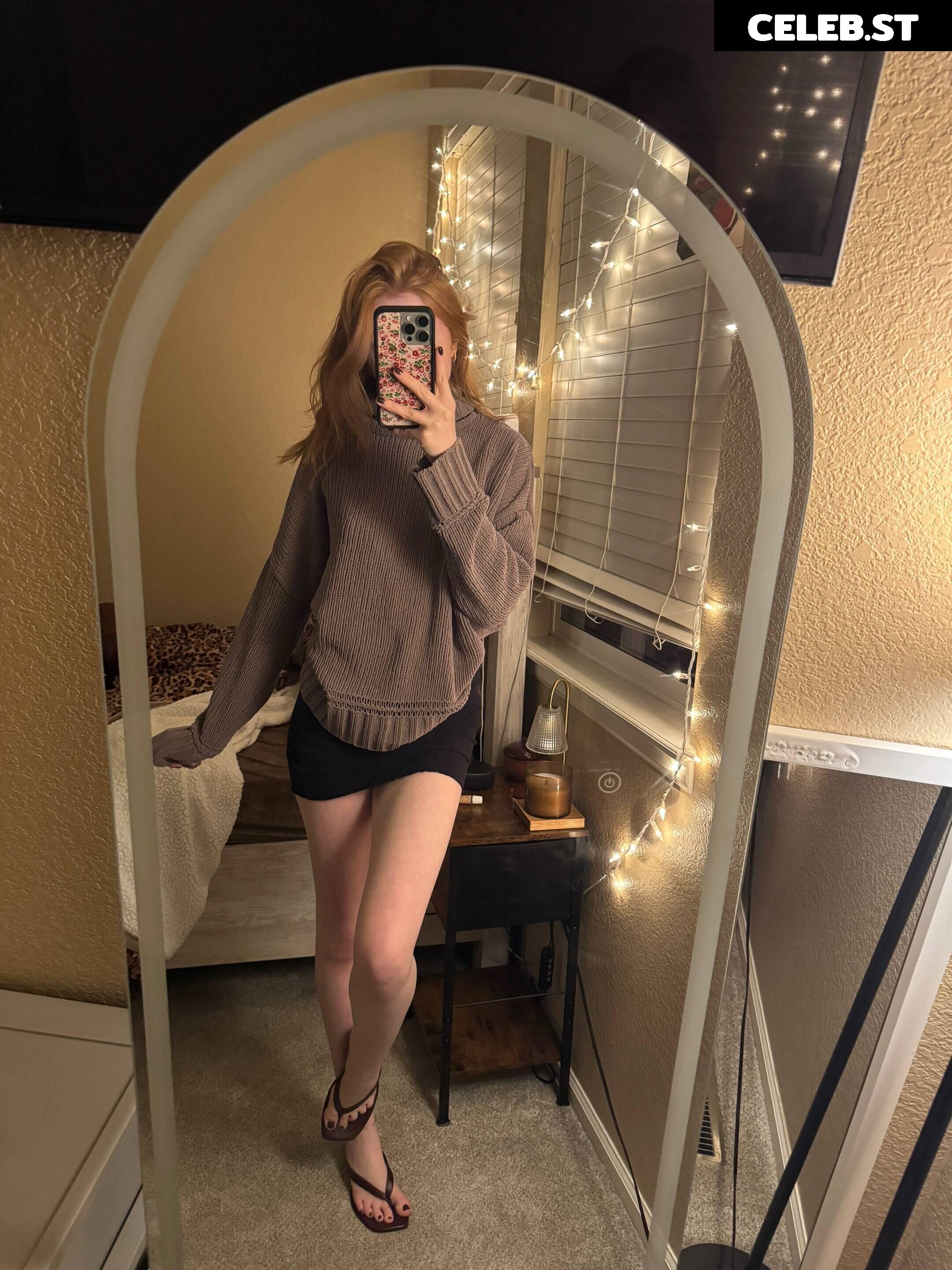 Makenna Kelly / Lifewithmak Image 23805416