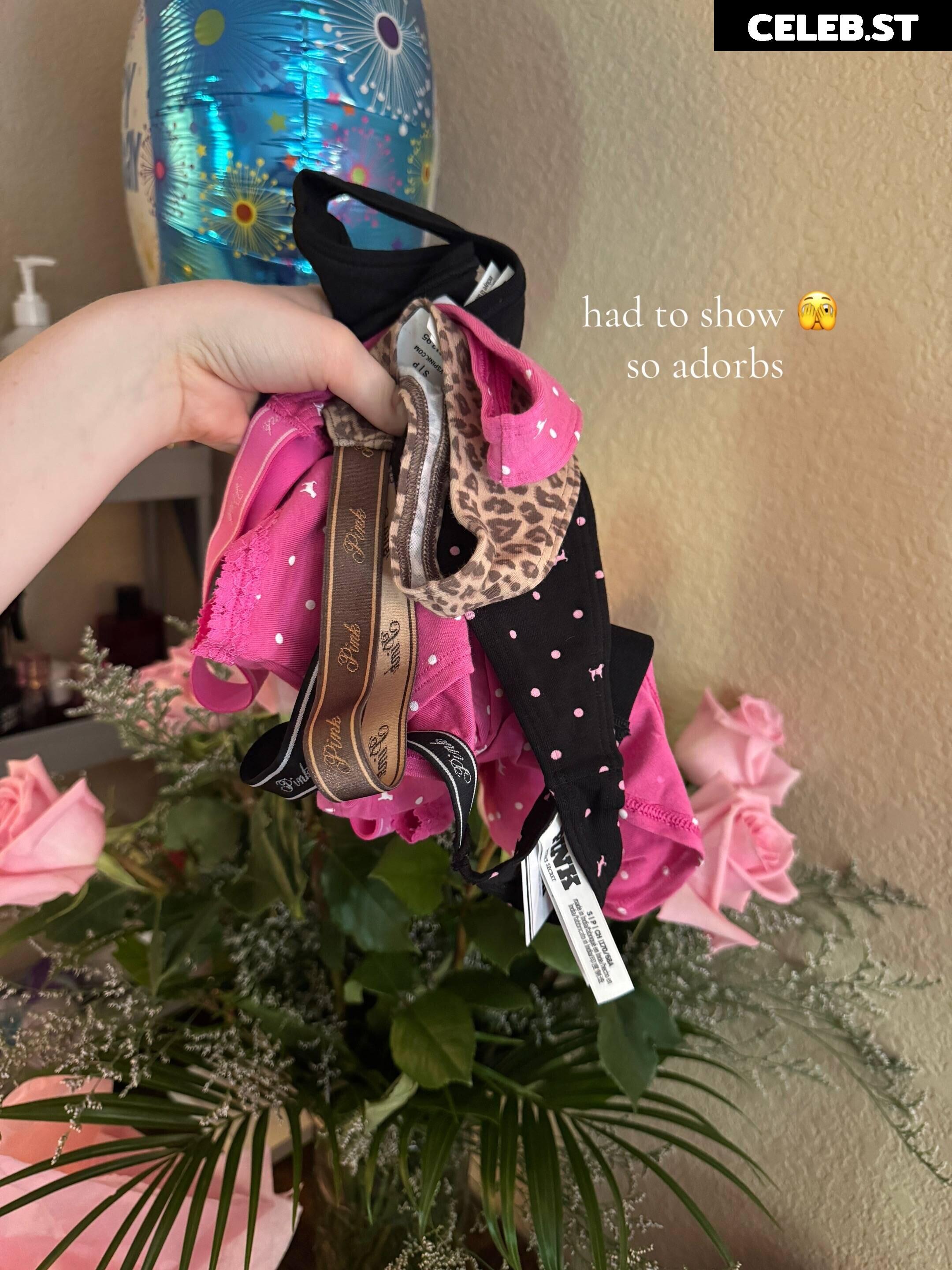 Makenna Kelly / Lifewithmak Image 23805402