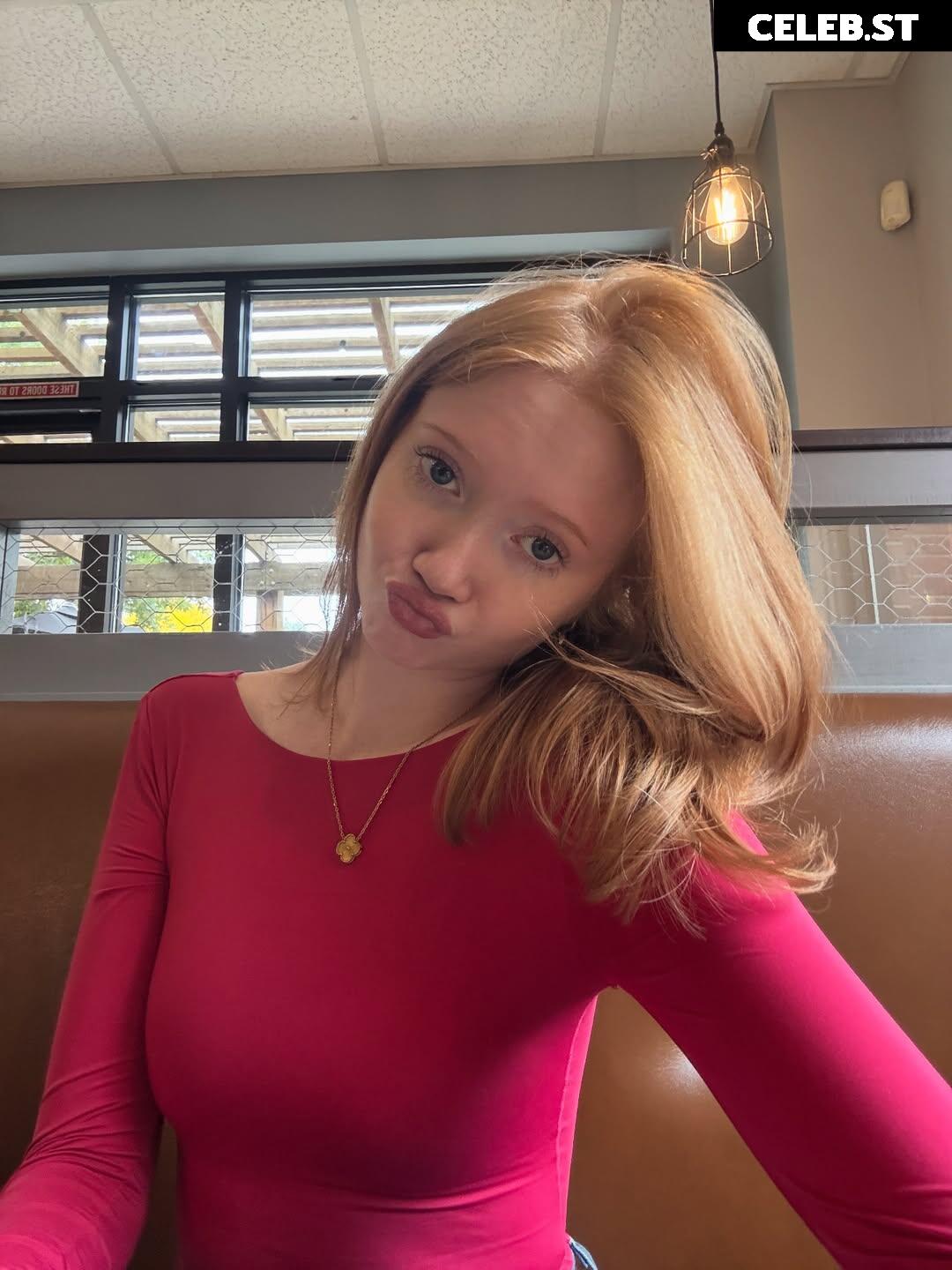 Makenna Kelly / Lifewithmak Image 23805430