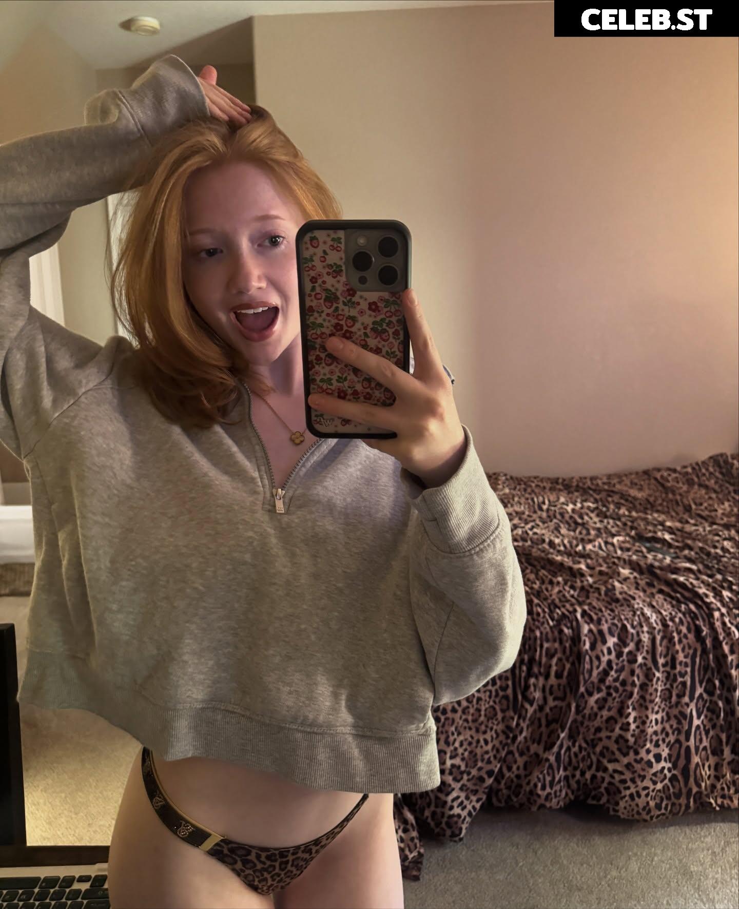 Makenna Kelly / Lifewithmak Image 23805436