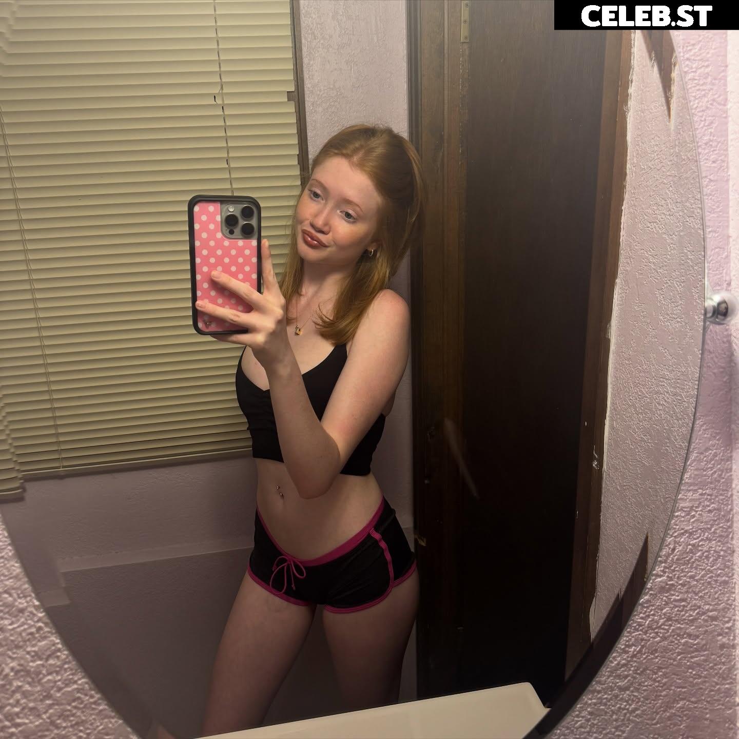 Makenna Kelly / Lifewithmak Image 23805467