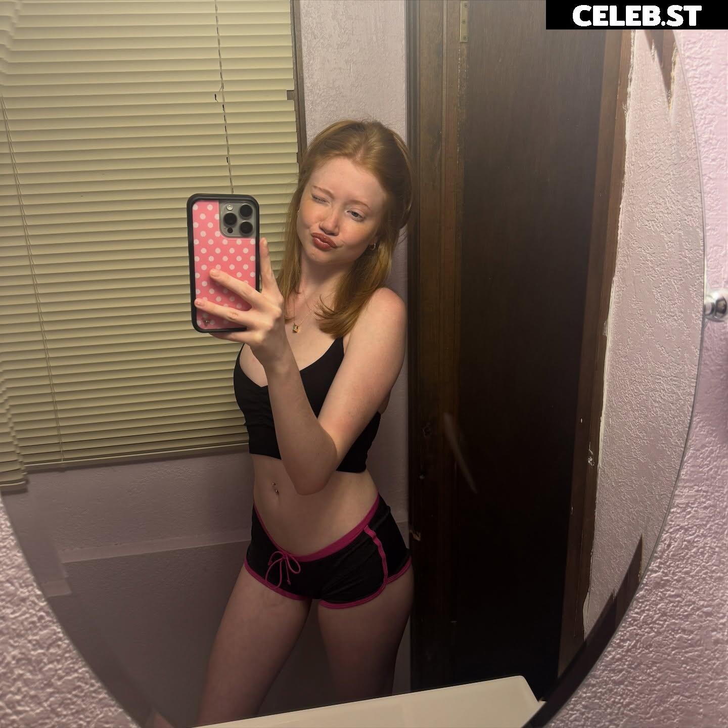 Makenna Kelly / Lifewithmak Image 23805469