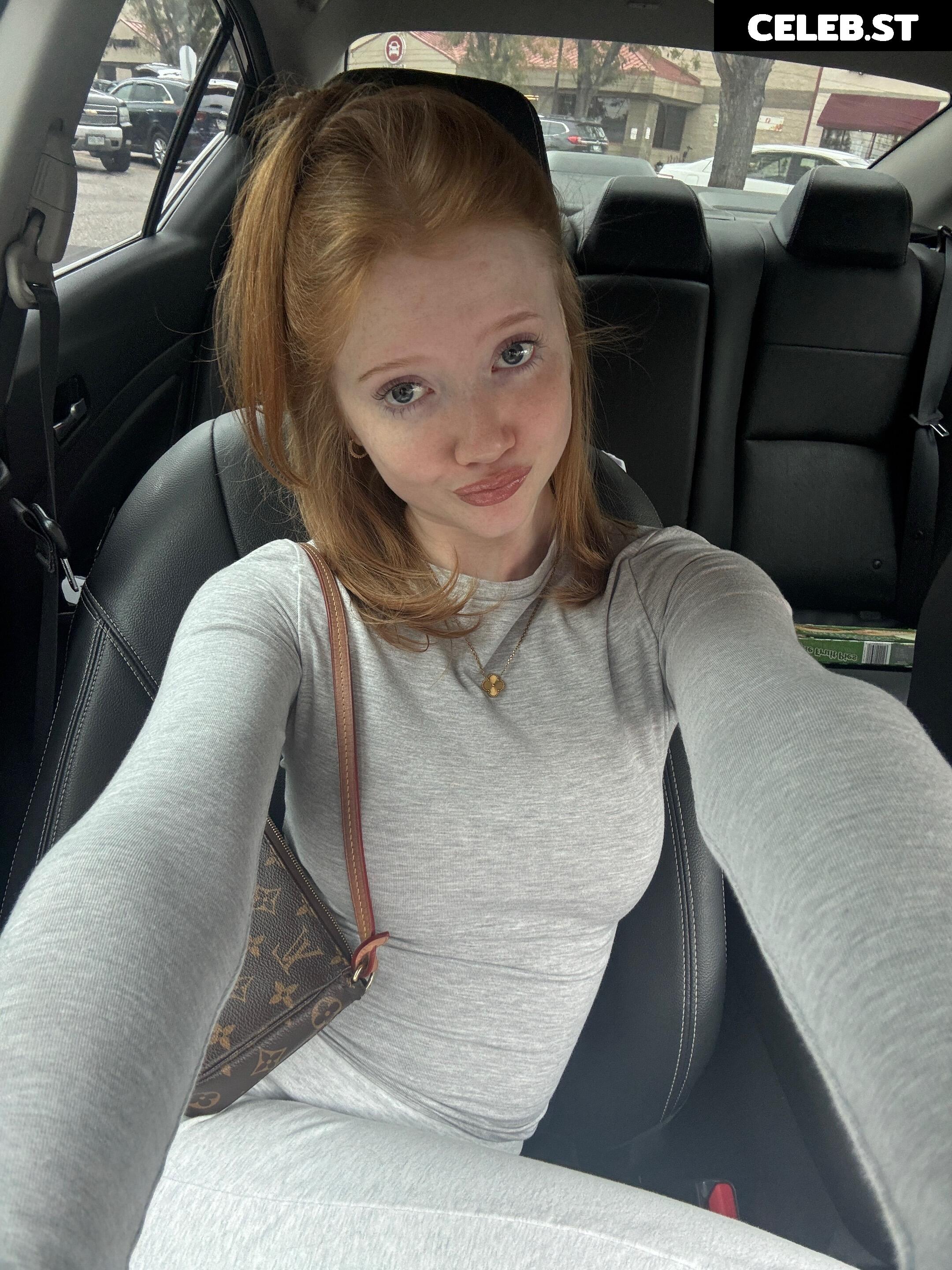 Makenna Kelly / Lifewithmak Image 23805455