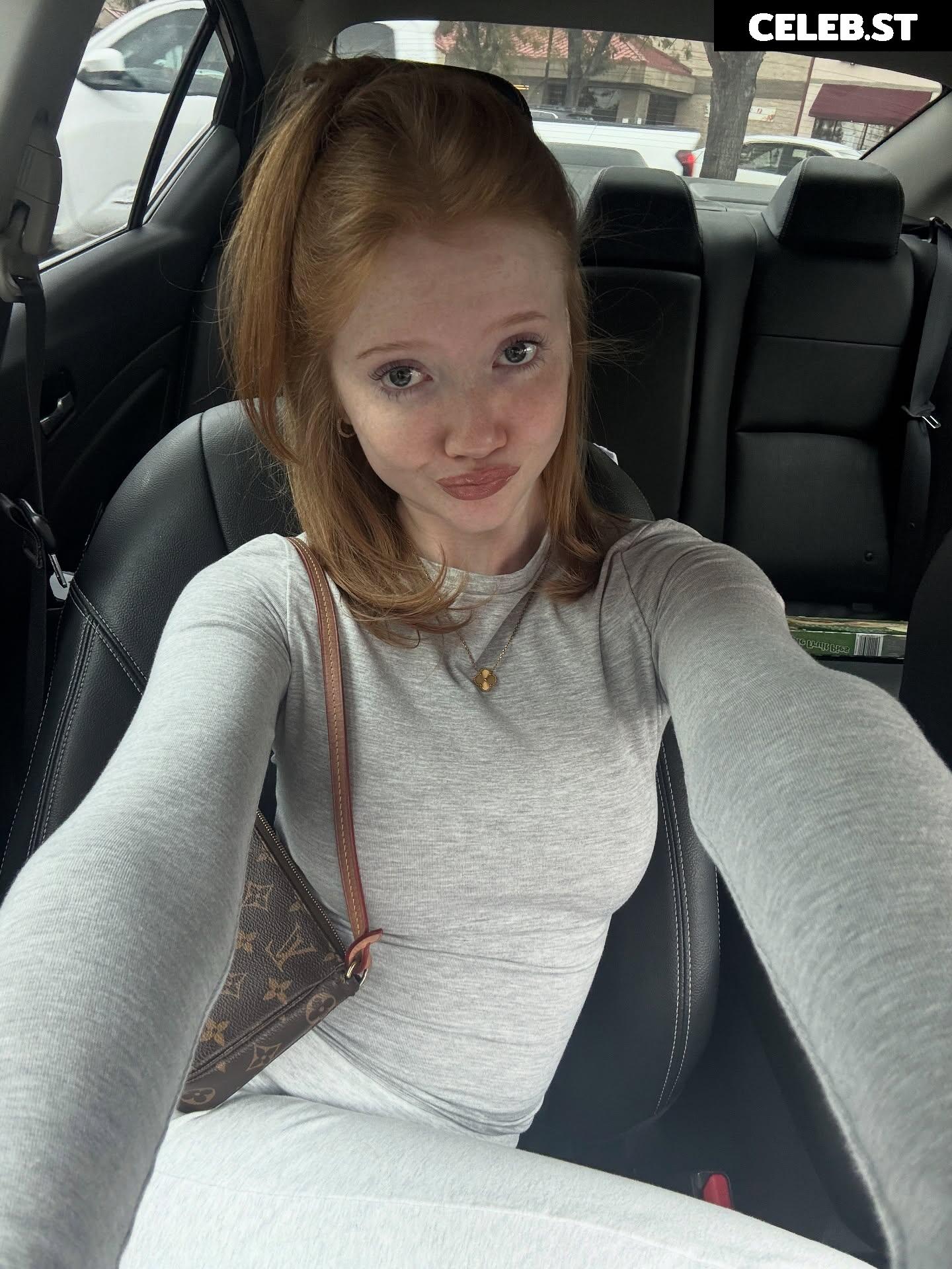 Makenna Kelly / Lifewithmak Image 23805441