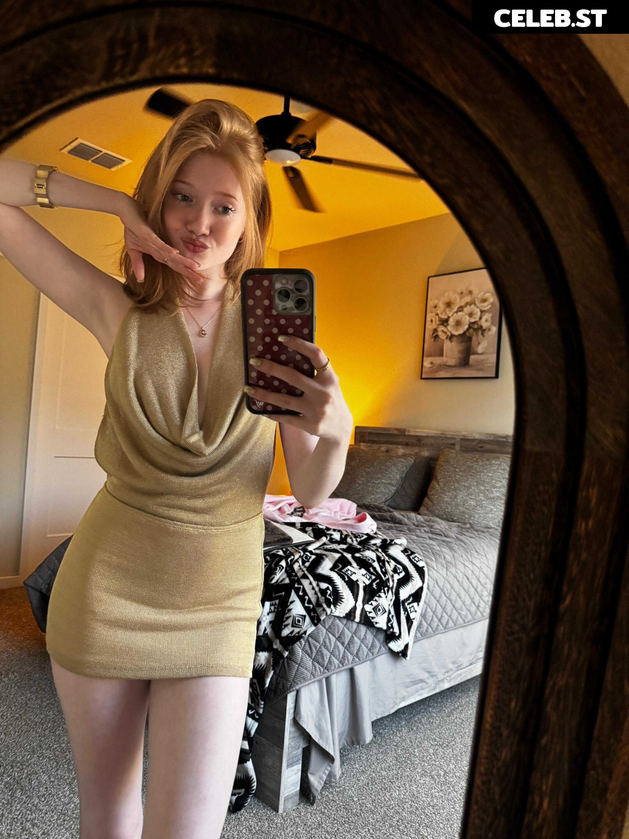 Makenna Kelly / Lifewithmak Image 23805629