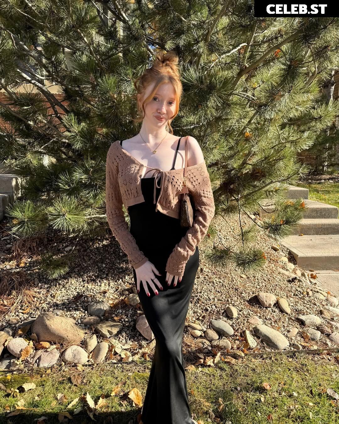 Makenna Kelly / Lifewithmak Image 23805123
