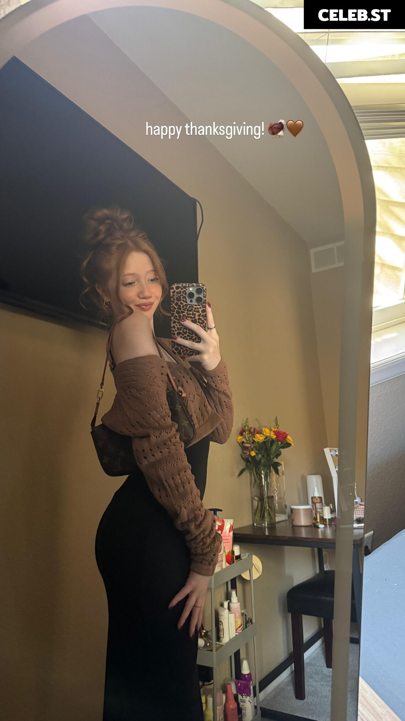 Makenna Kelly / Lifewithmak Image 23805119