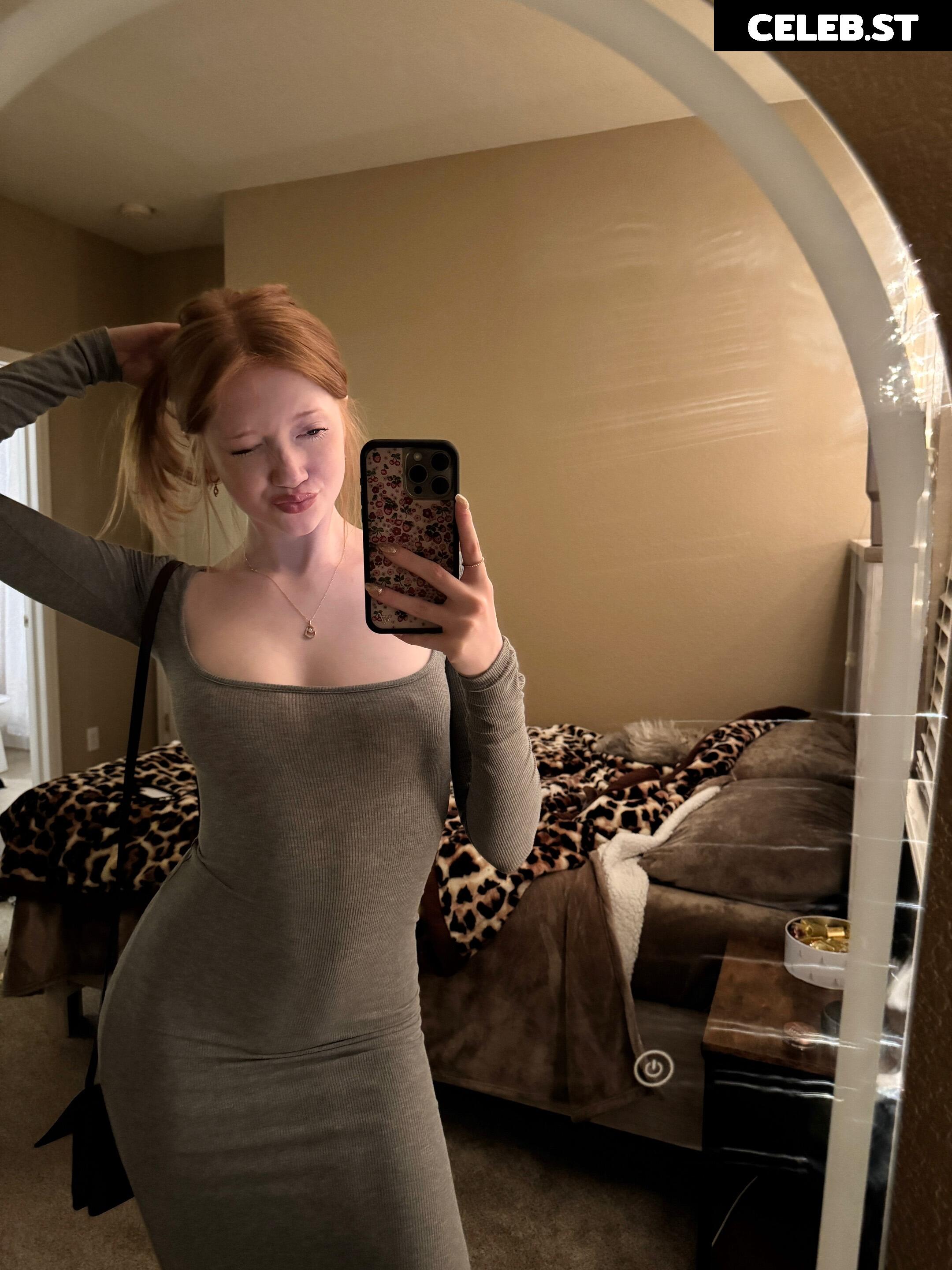 Makenna Kelly / Lifewithmak Image 23805138