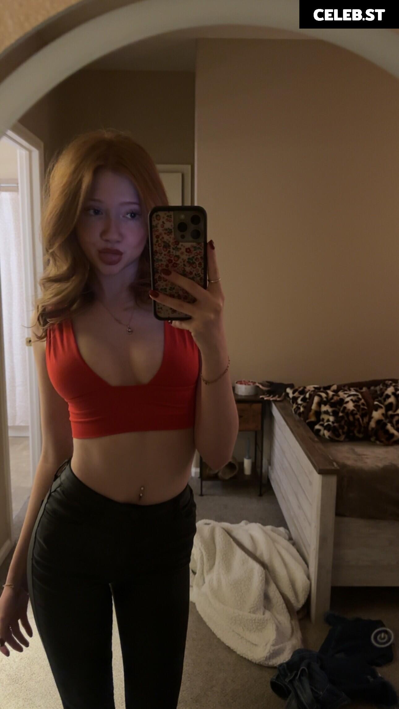 Makenna Kelly / Lifewithmak Image 23805163