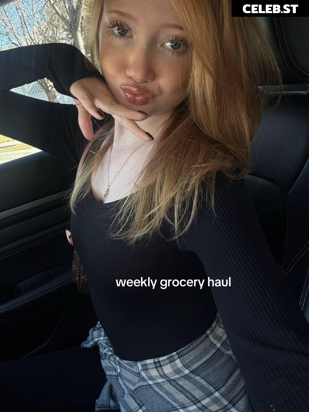 Makenna Kelly / Lifewithmak Image 23805162