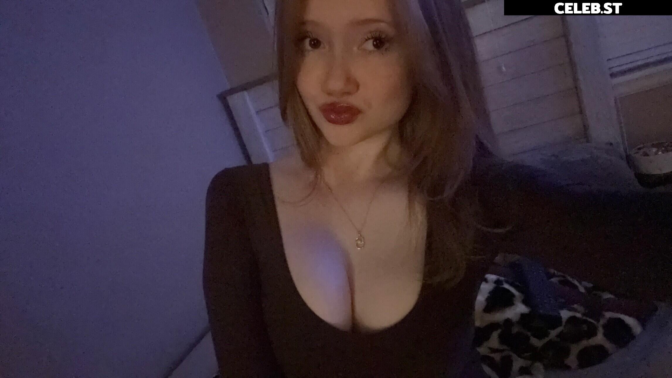 Makenna Kelly / Lifewithmak Image 23805140