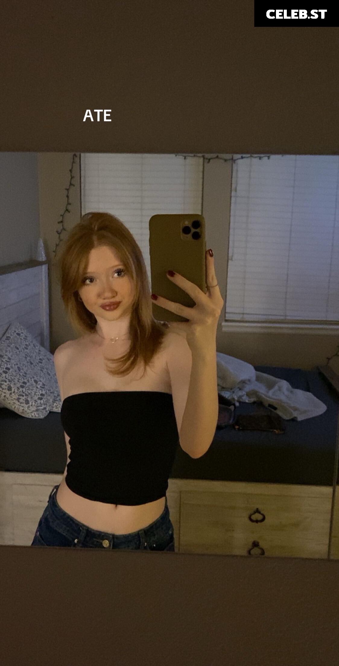 Makenna Kelly / Lifewithmak Image 23805024