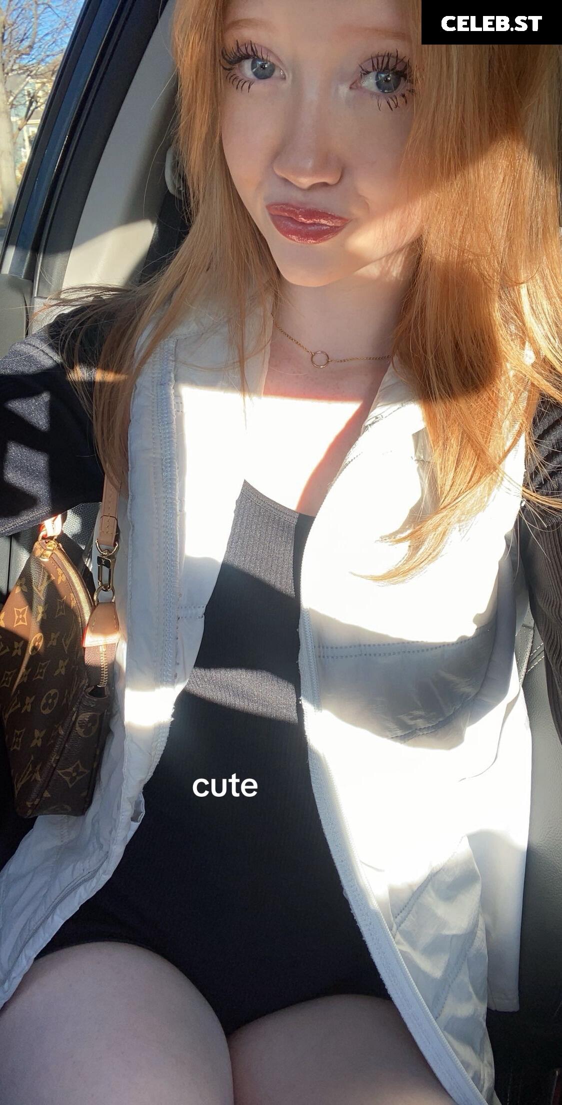 Makenna Kelly / Lifewithmak Image 23805029