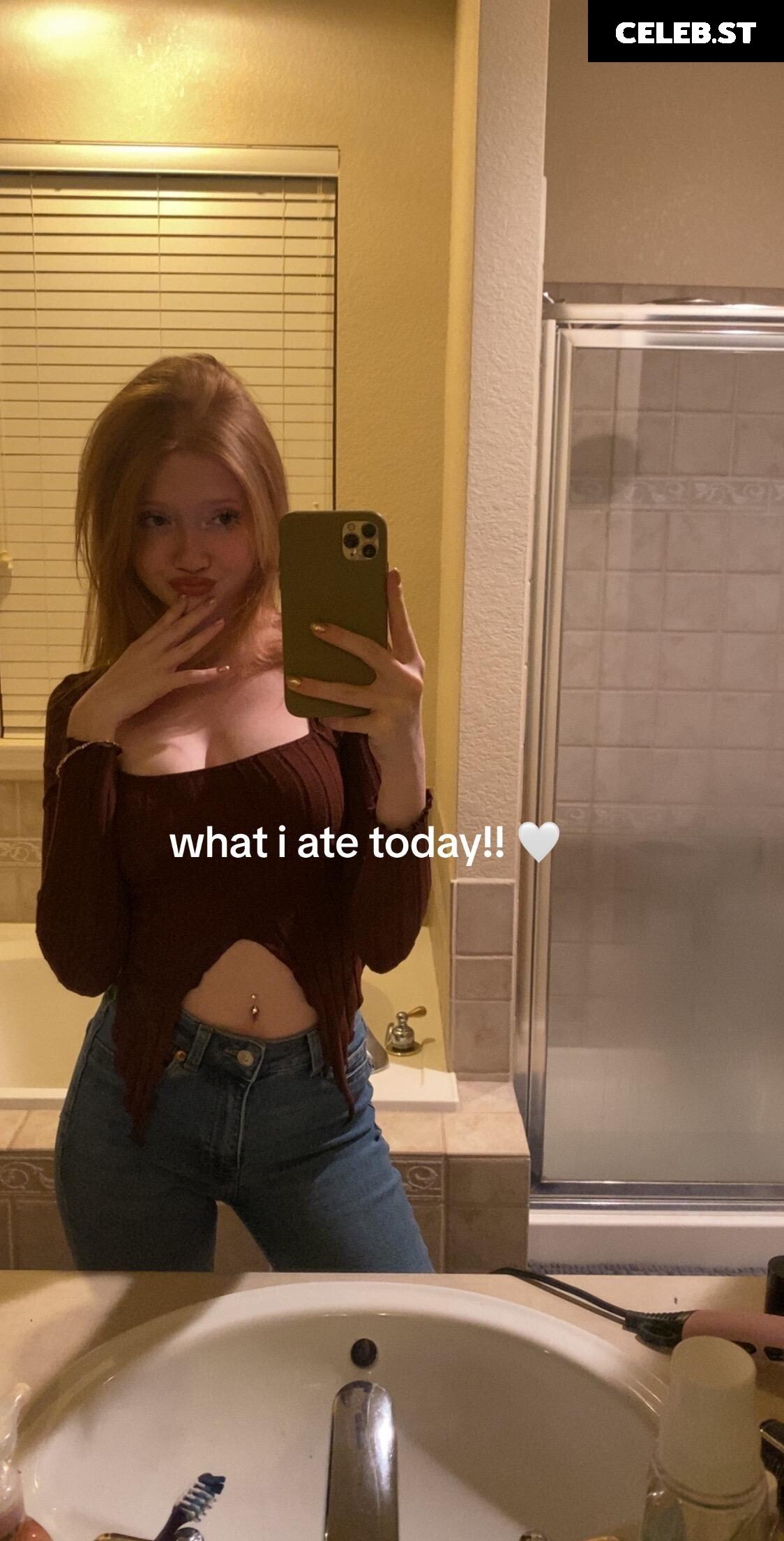 Makenna Kelly / Lifewithmak Image 23805033