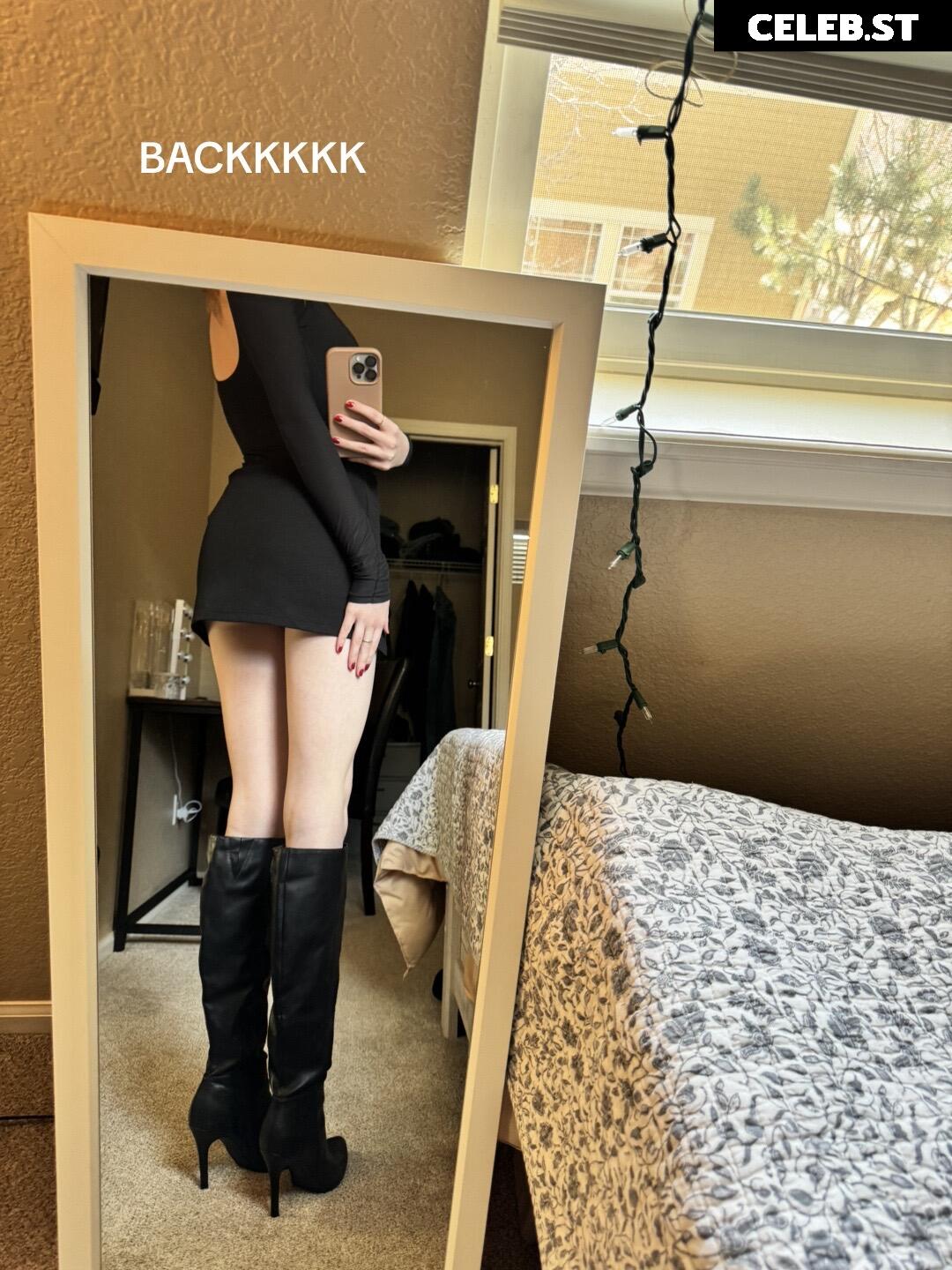 Makenna Kelly / Lifewithmak Image 23805042