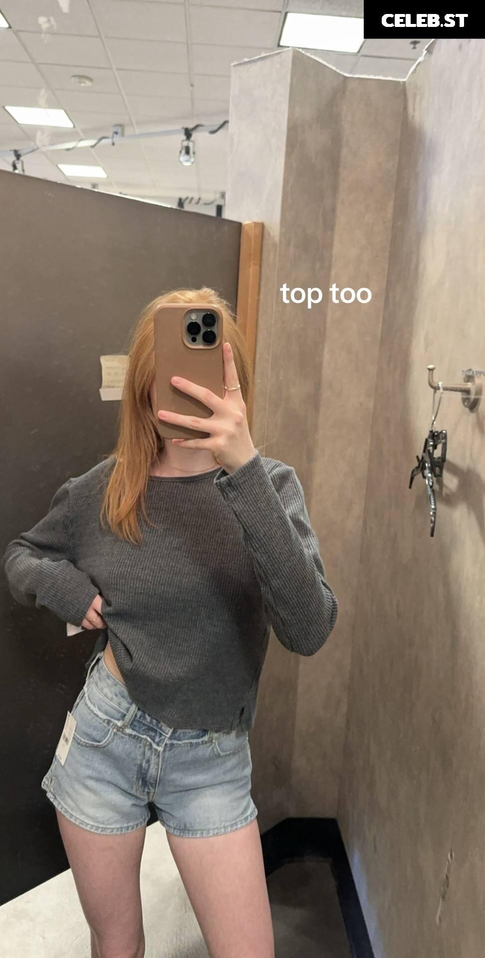 Makenna Kelly / Lifewithmak Image 23805045