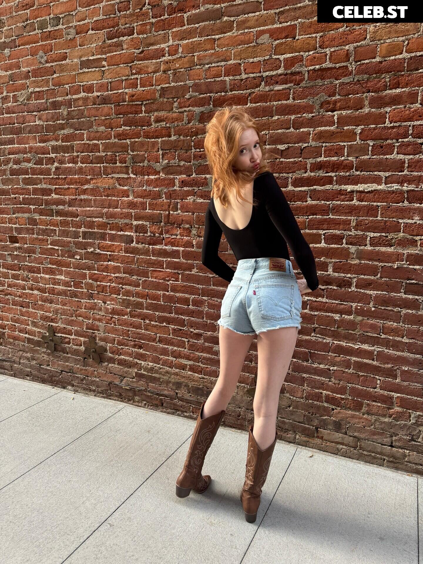 Makenna Kelly / Lifewithmak Image 23805380