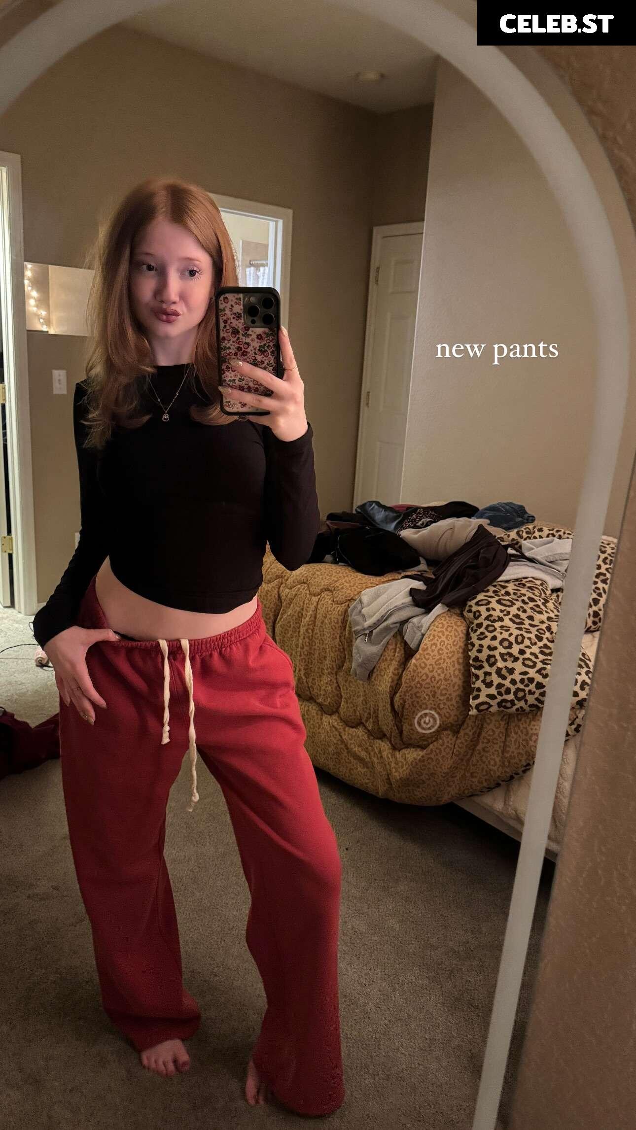 Makenna Kelly / Lifewithmak Image 23805323