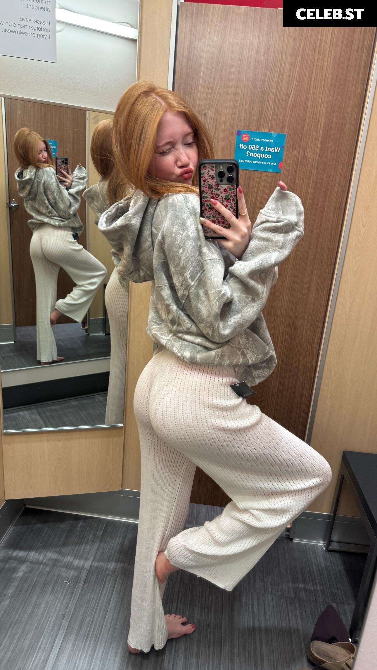 Makenna Kelly / Lifewithmak Image 23805300