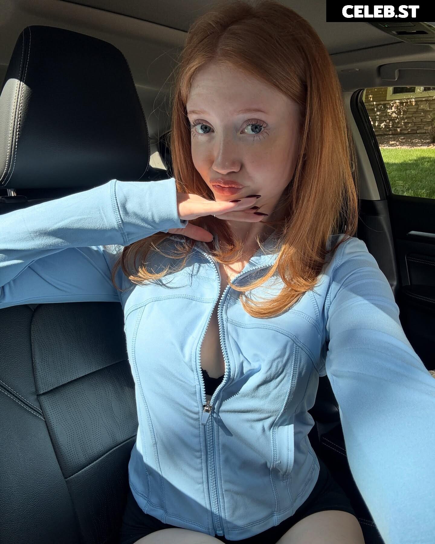 Makenna Kelly / Lifewithmak Image 23805362