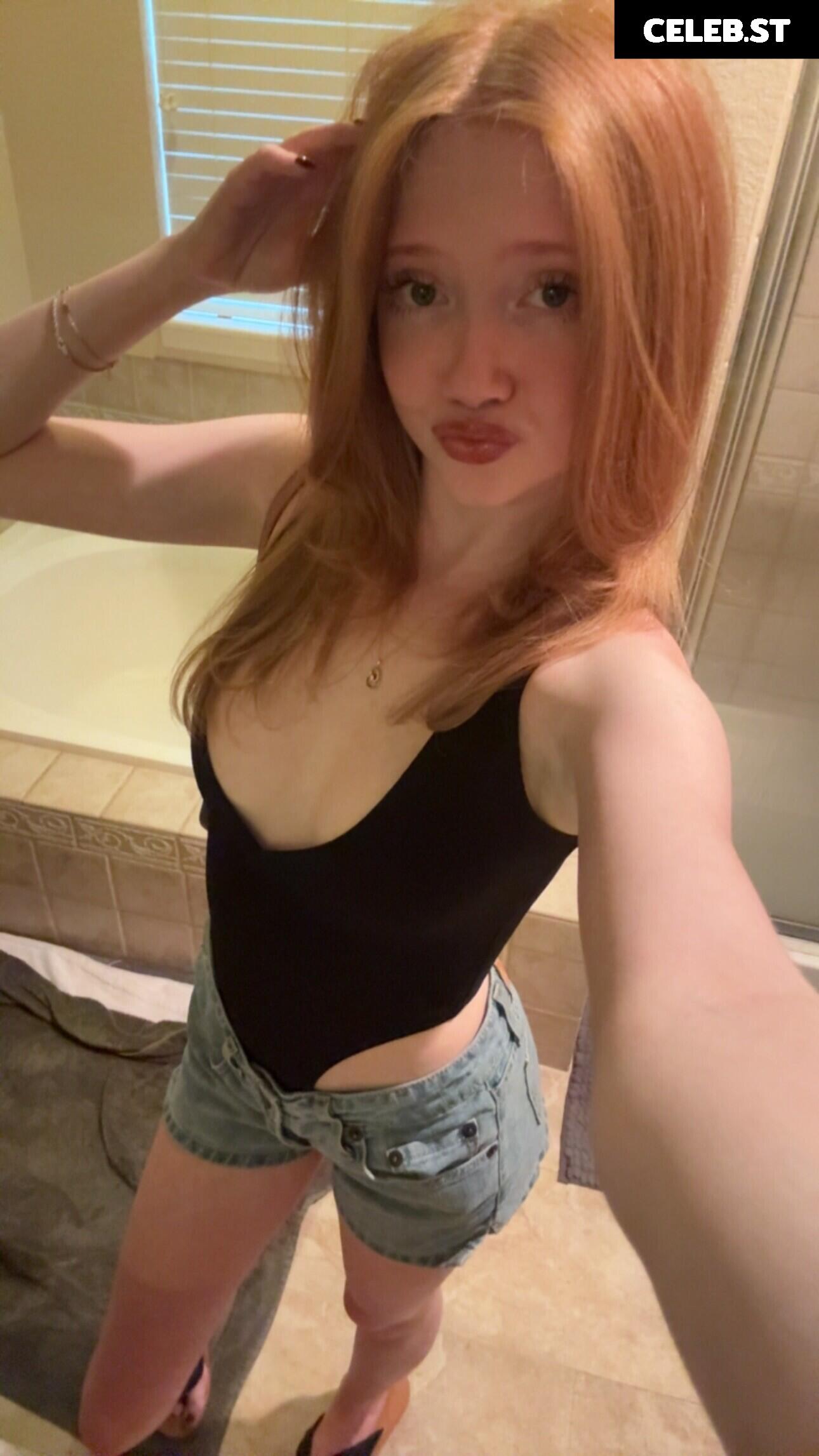 Makenna Kelly / Lifewithmak Image 23805360
