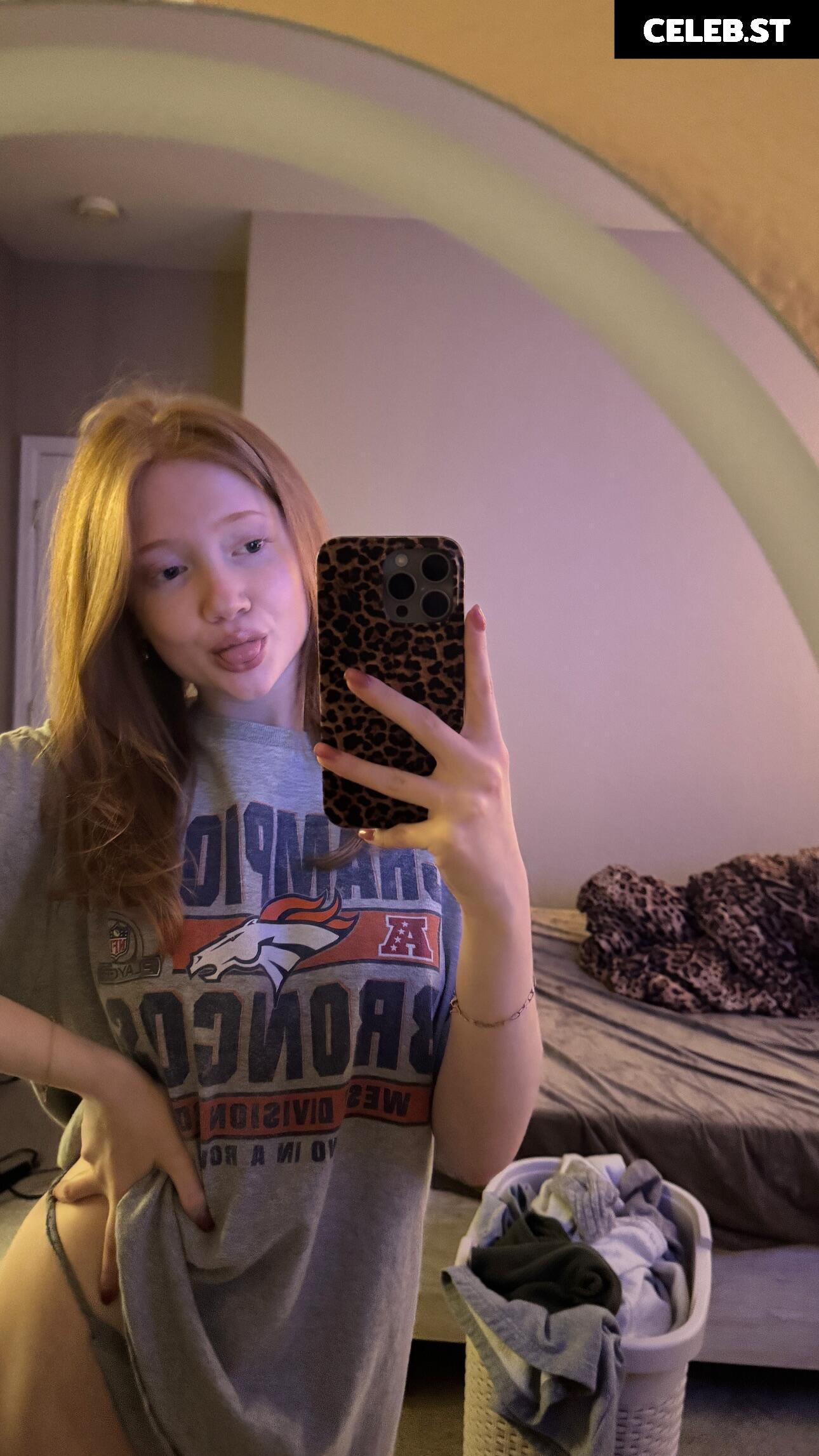 Makenna Kelly / Lifewithmak Image 23805353