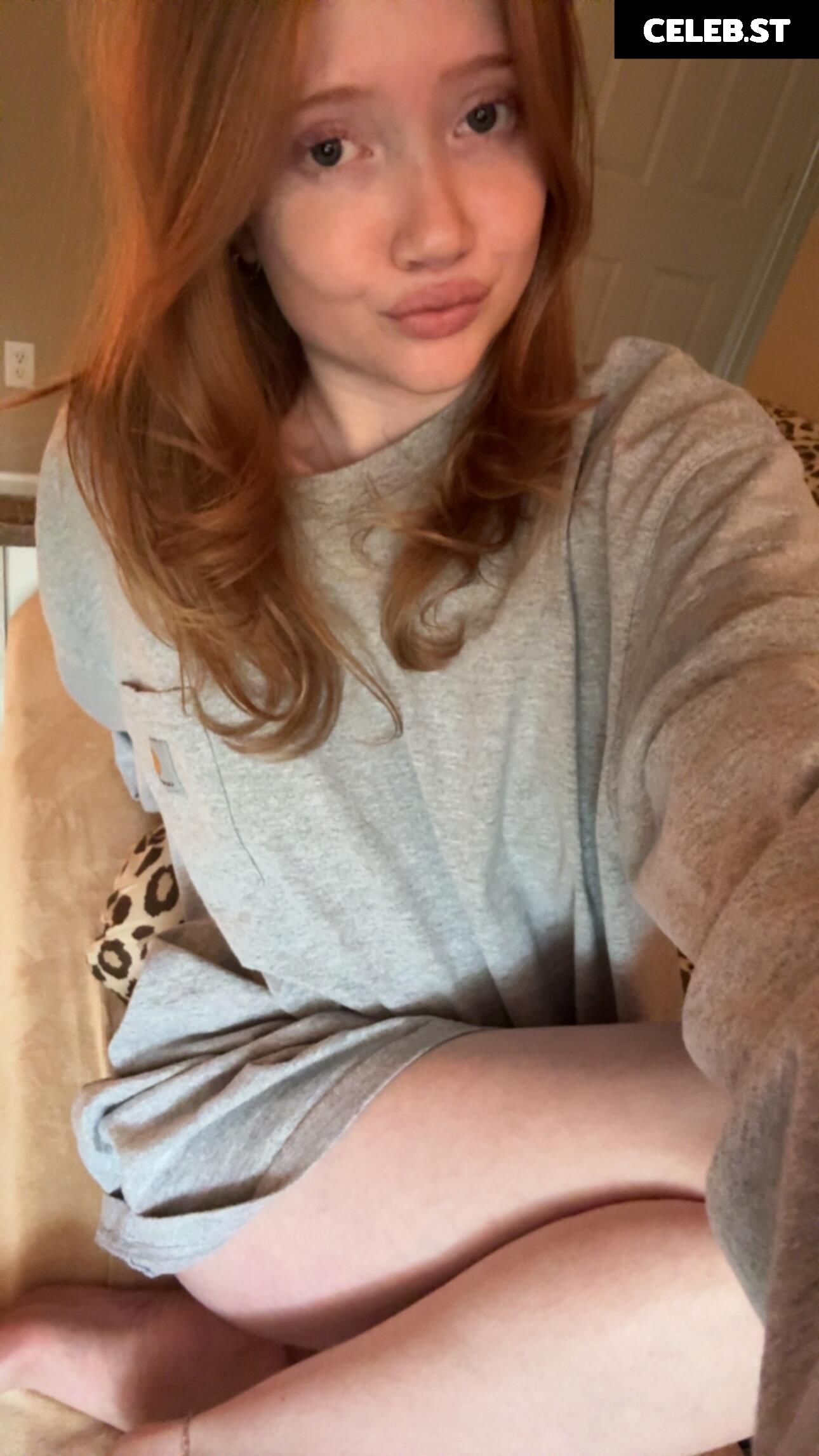 Makenna Kelly / Lifewithmak Image 23805340