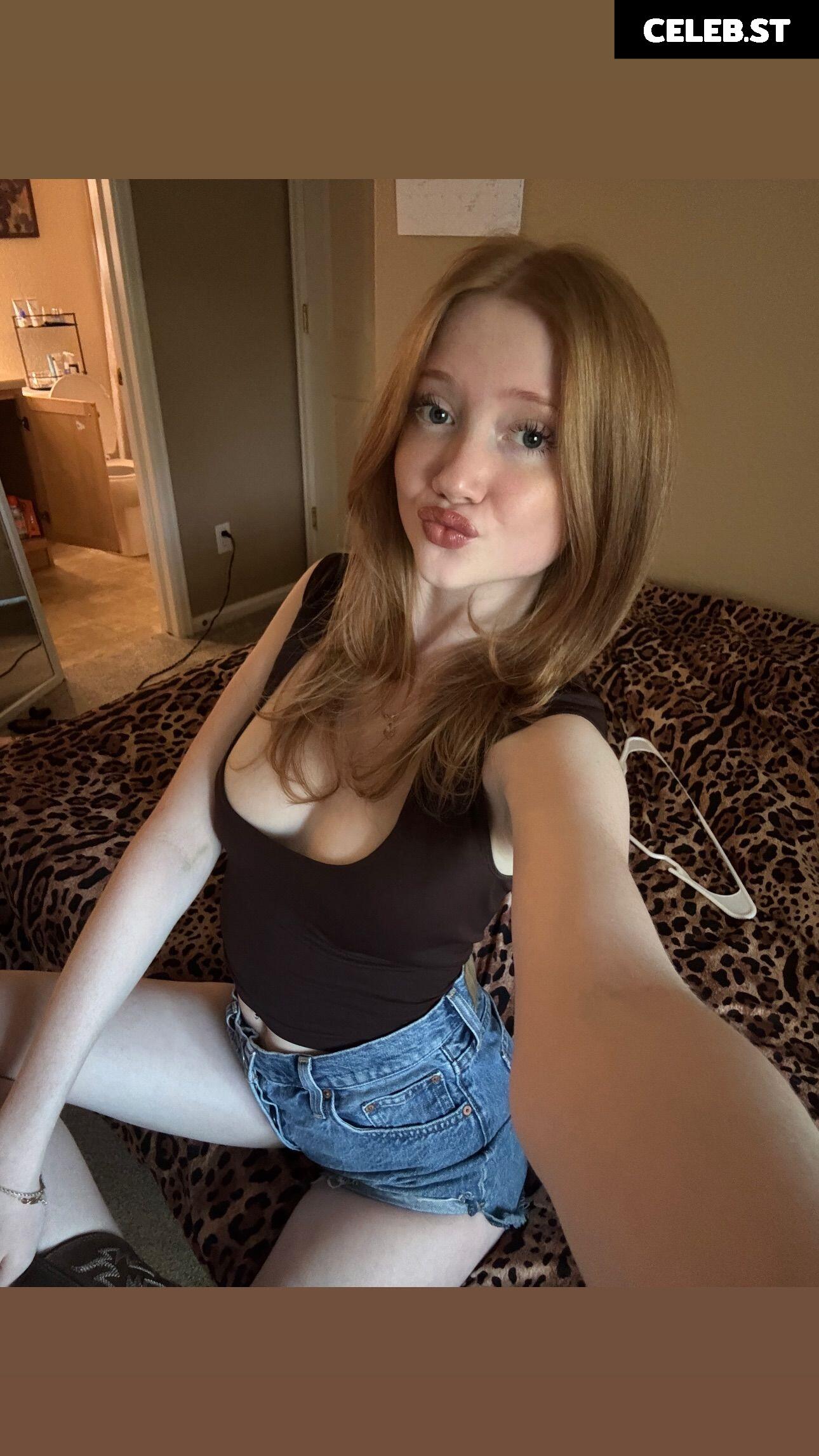 Makenna Kelly / Lifewithmak Image 23805372